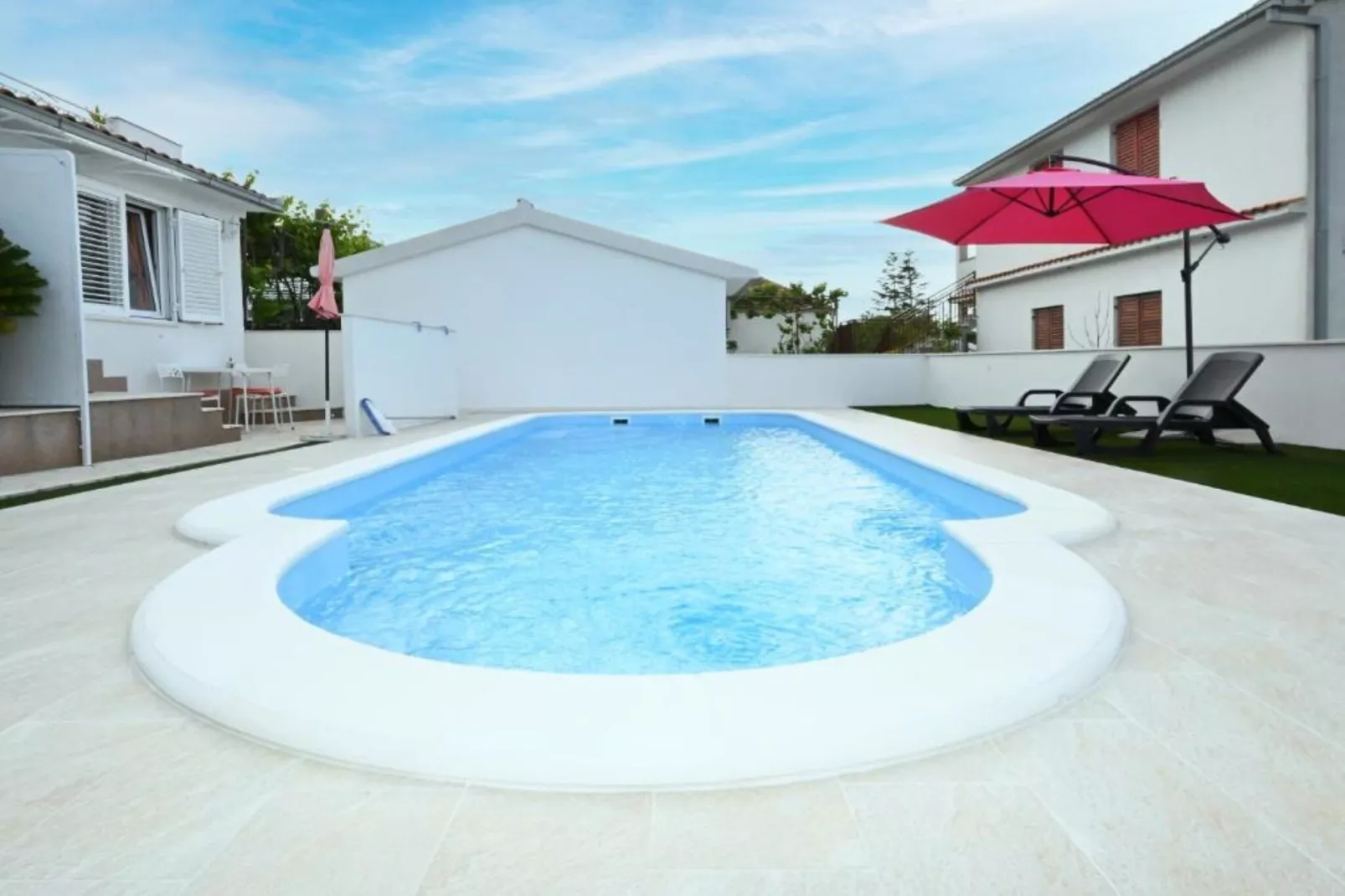 Apartments Mihovilović - 50 m from beach - Two Bedroom Apartment with Terrace and Pool View (A1)-Zwembad