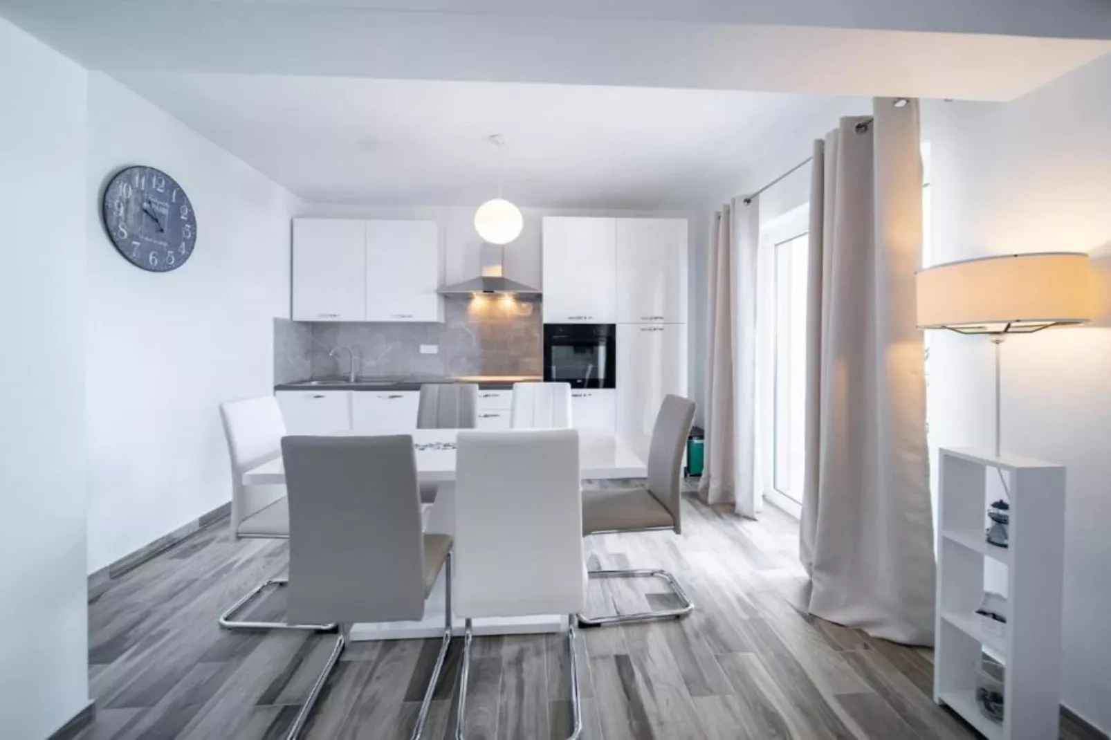 Apartments Villa Oceanus - Sea View Apartment 1 Golden sun-Eetkamer