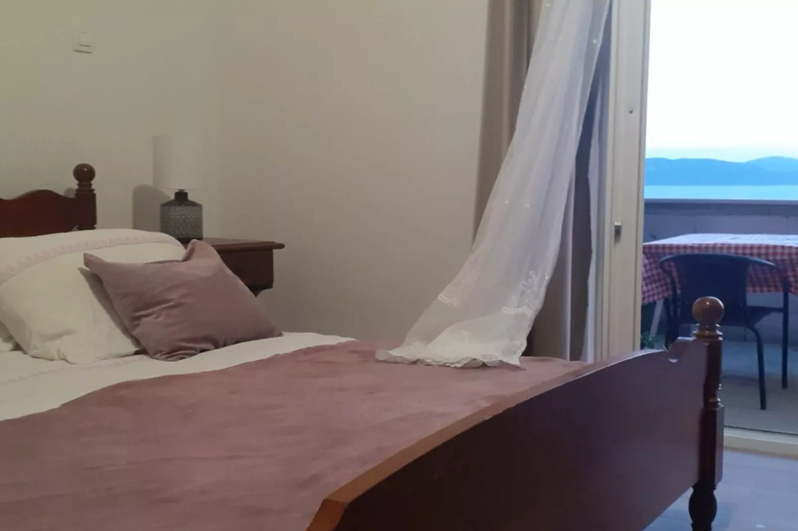 Two Bedroom Apartment with Sea View-Slaapkamer