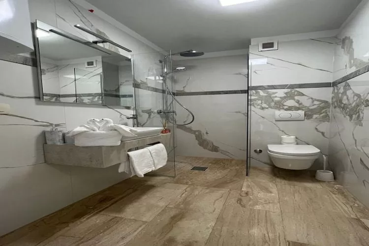 Villa Marija - Two Bedroom Apartment with Sea View (5)-Buitenlucht