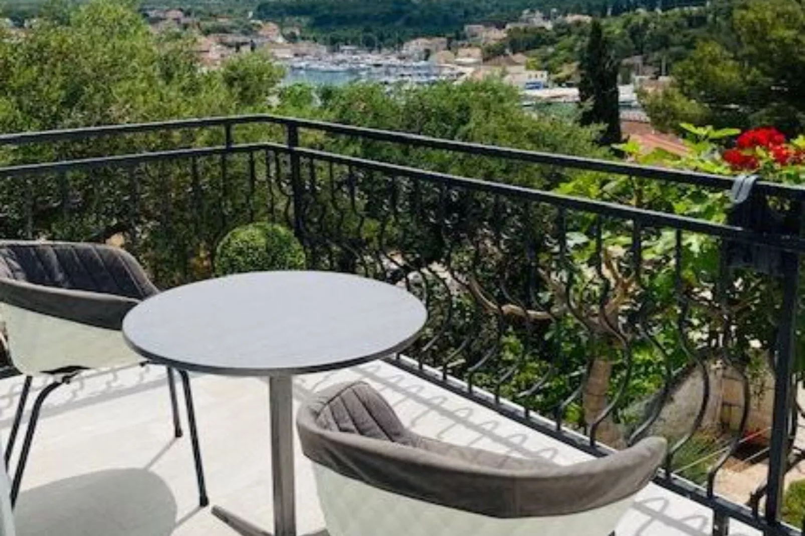 Villa Brazza - Studio Apartment A1-Terrasbalkon