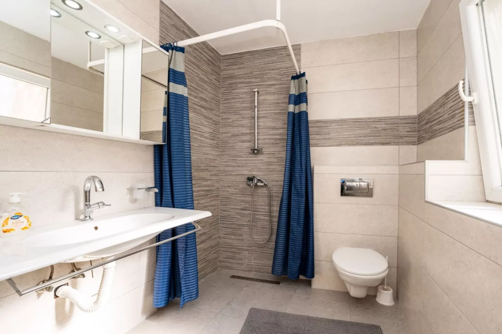 Apartments Robi & Kristina - Two Bedroom Apartment with Sea View A5-Badkamer
