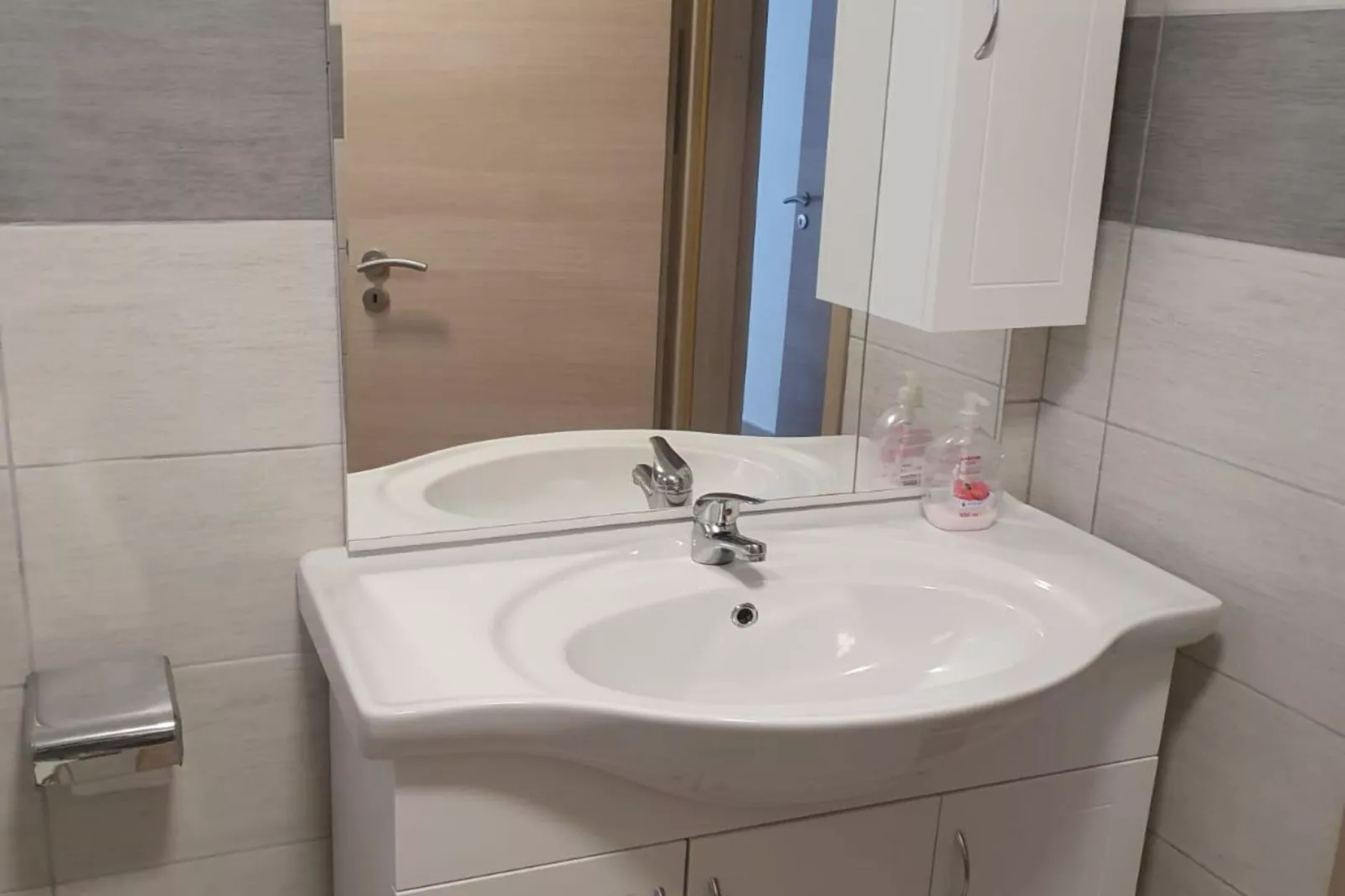 Apartments Robi & Kristina - Two Bedroom Apartment with Terrace A2-Badkamer