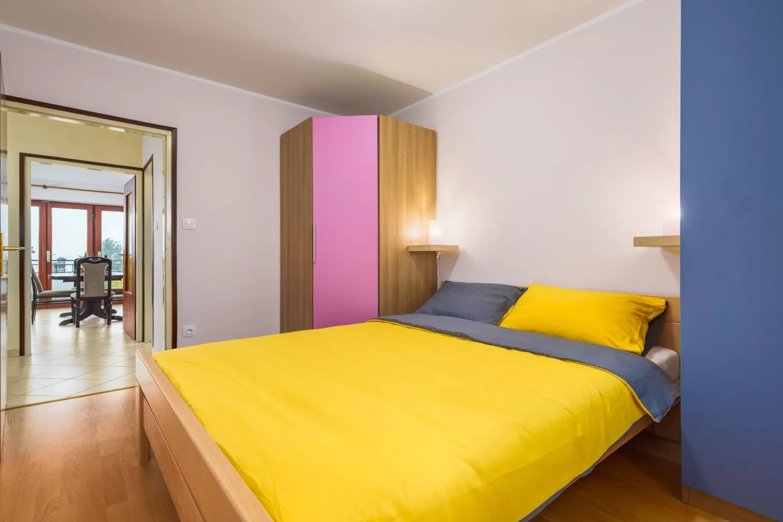 Charming Lovran Apartments with Wonderful Sea View - Two Bedroom Apartment-Slaapkamer