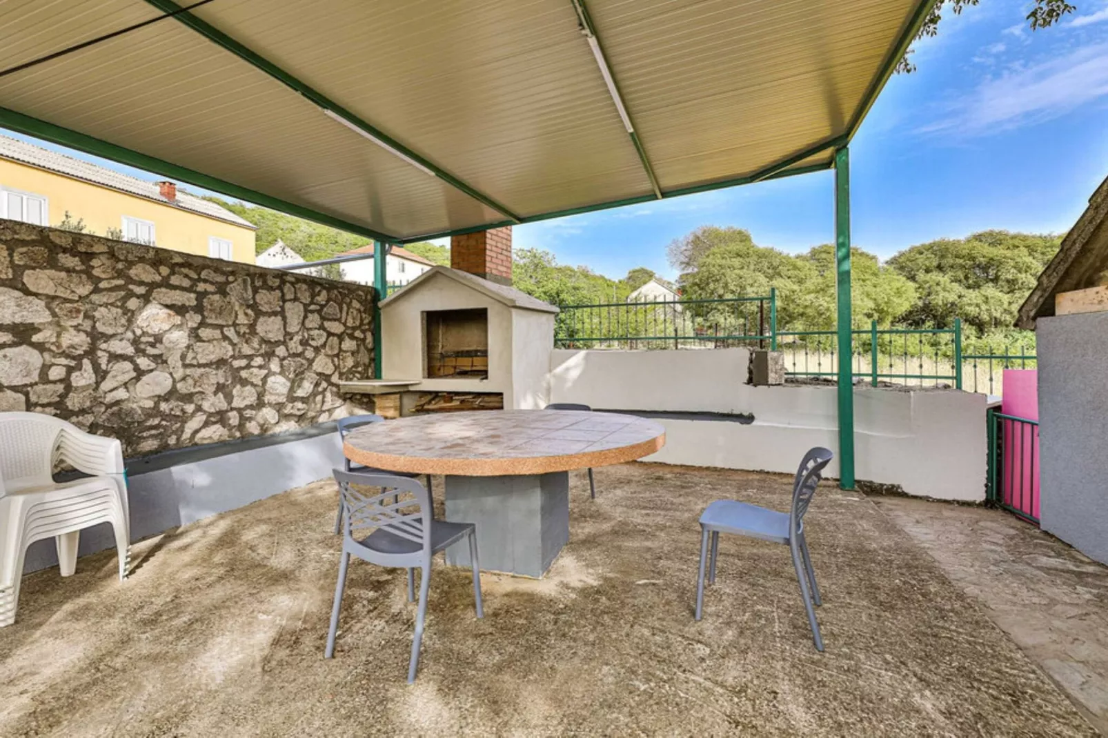 Countryside Idyllic Holiday Home with Pool - Three Bedroom Holiday Home with Pool-Faciliteiten