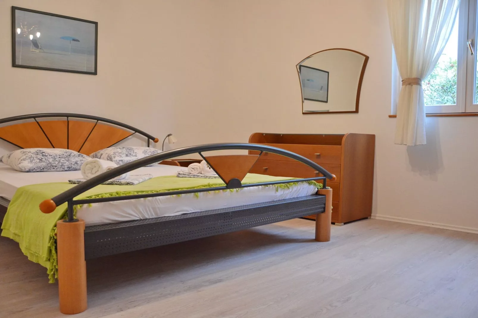 Blissful Bay Apartments Vrboska - Two Bedroom Apartment with Terrace (owner Kadulja)-Slaapkamer