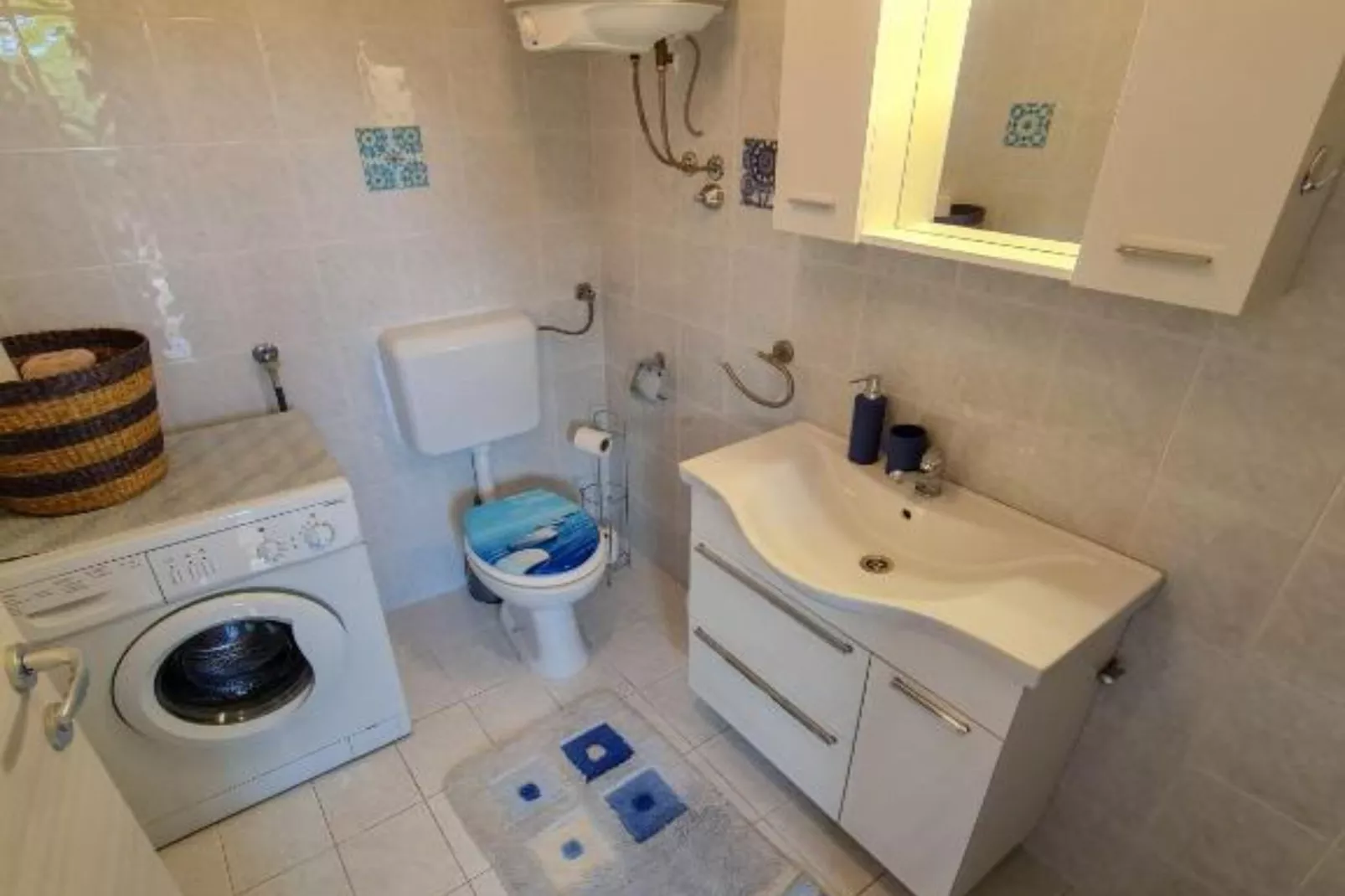 Apartments Marko - One Bedroom Apartment (Ground Floor)-Badkamer