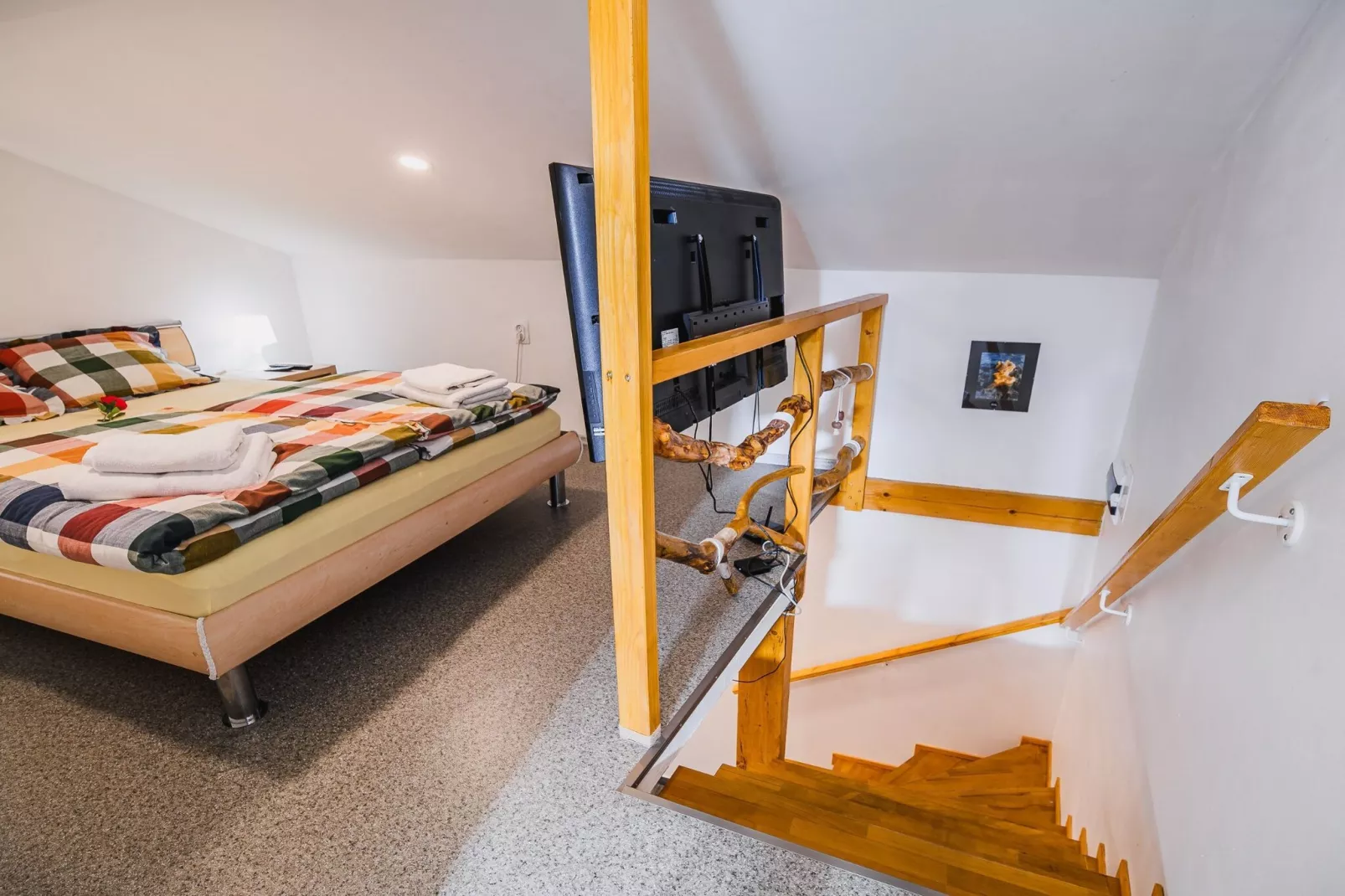Sleek and Stylish Umag Apartments with Sea View - Comfort Two Bedroom Apartment with Terrace (owner 3)-Slaapkamer