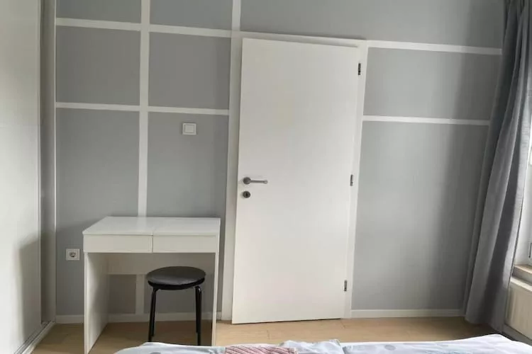 Modern & Charming - Free Private Parking - One Bedroom Apartment-Binnen