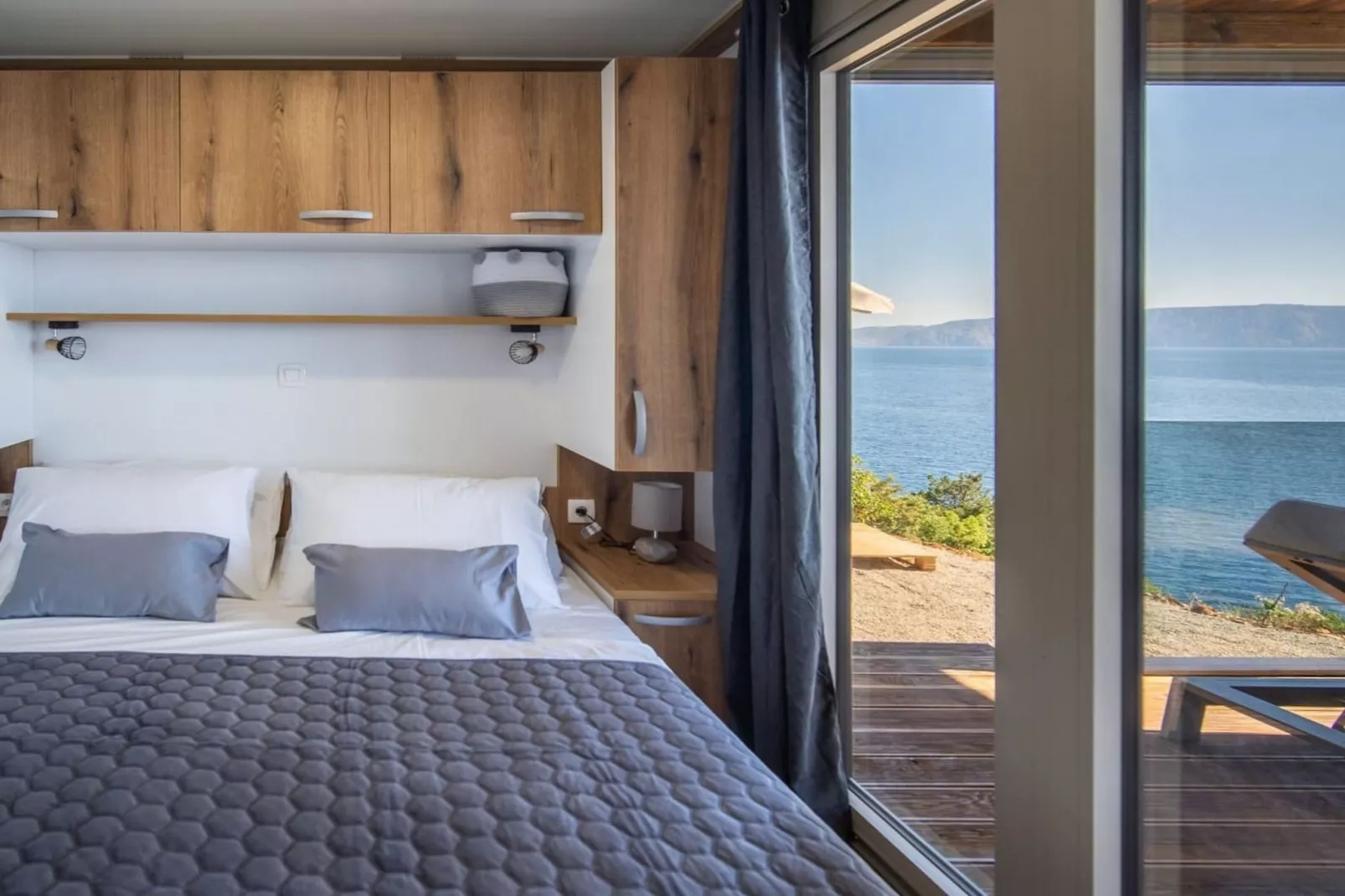 Seaside Deluxe Escape at Klenovica Camping - Two Bedroom Holiday Home with Terrace (owner 418)-Slaapkamer