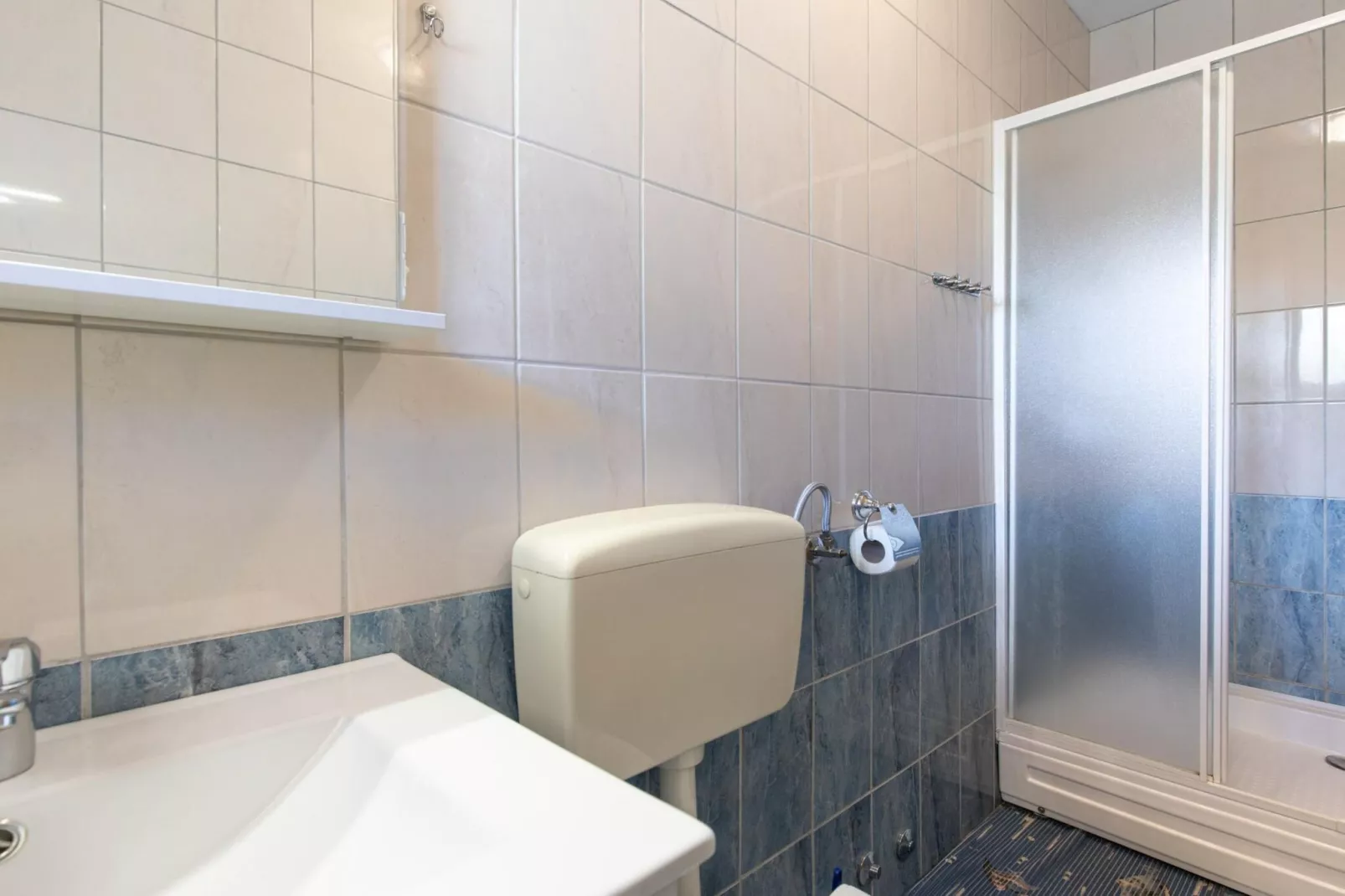 Scenic Elegant Apartments Krk with Balcony and Pool - Two Bedroom Apartment with Balcony and Pool (owner 1)-Badkamer