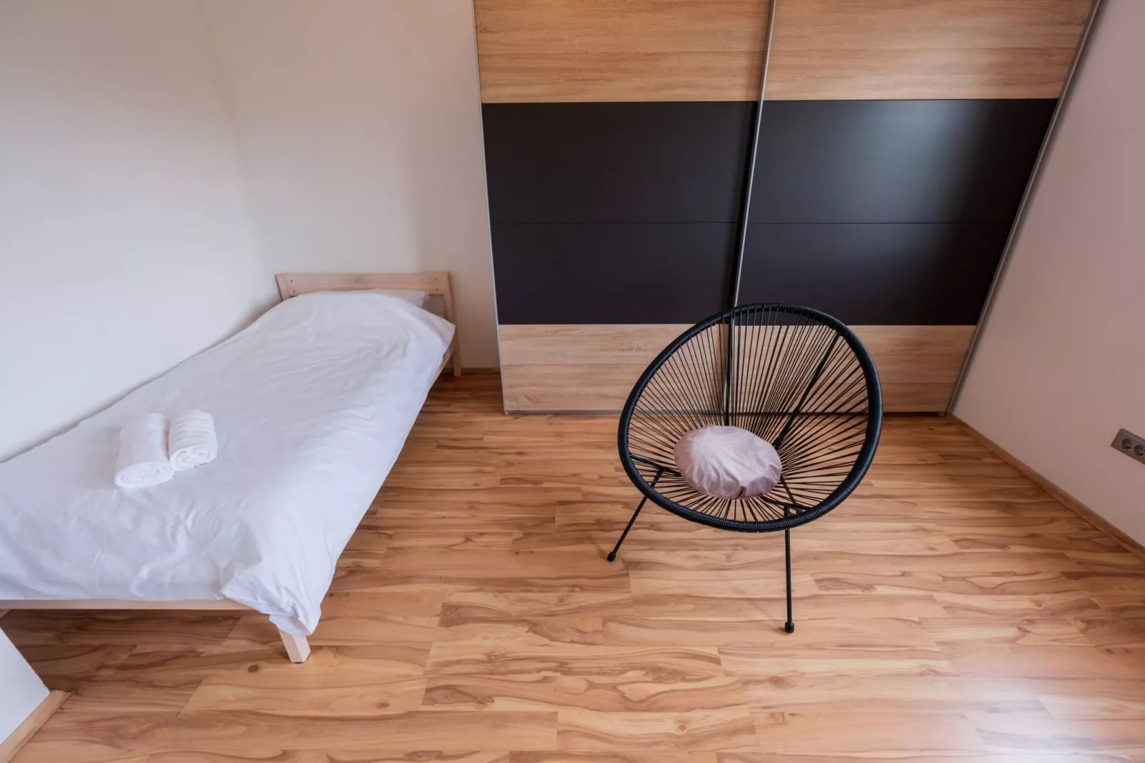 Charming  Three Bedroom House  Turanj-Slaapkamer