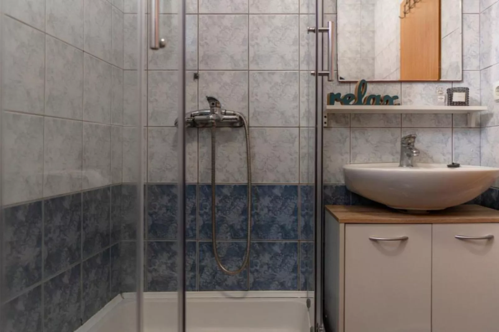 Two Bedroom Apartment 4 ( Kat)-Badkamer