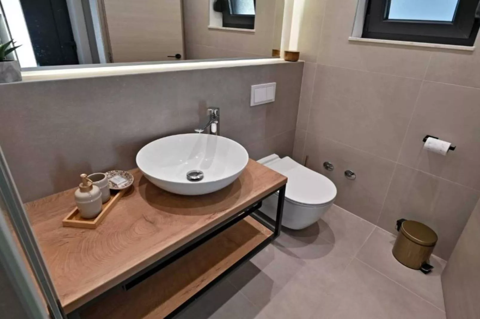 Luxury Slatine Apartments with Terrace and Garden - One Bedroom Apartment with Terrace-Badkamer