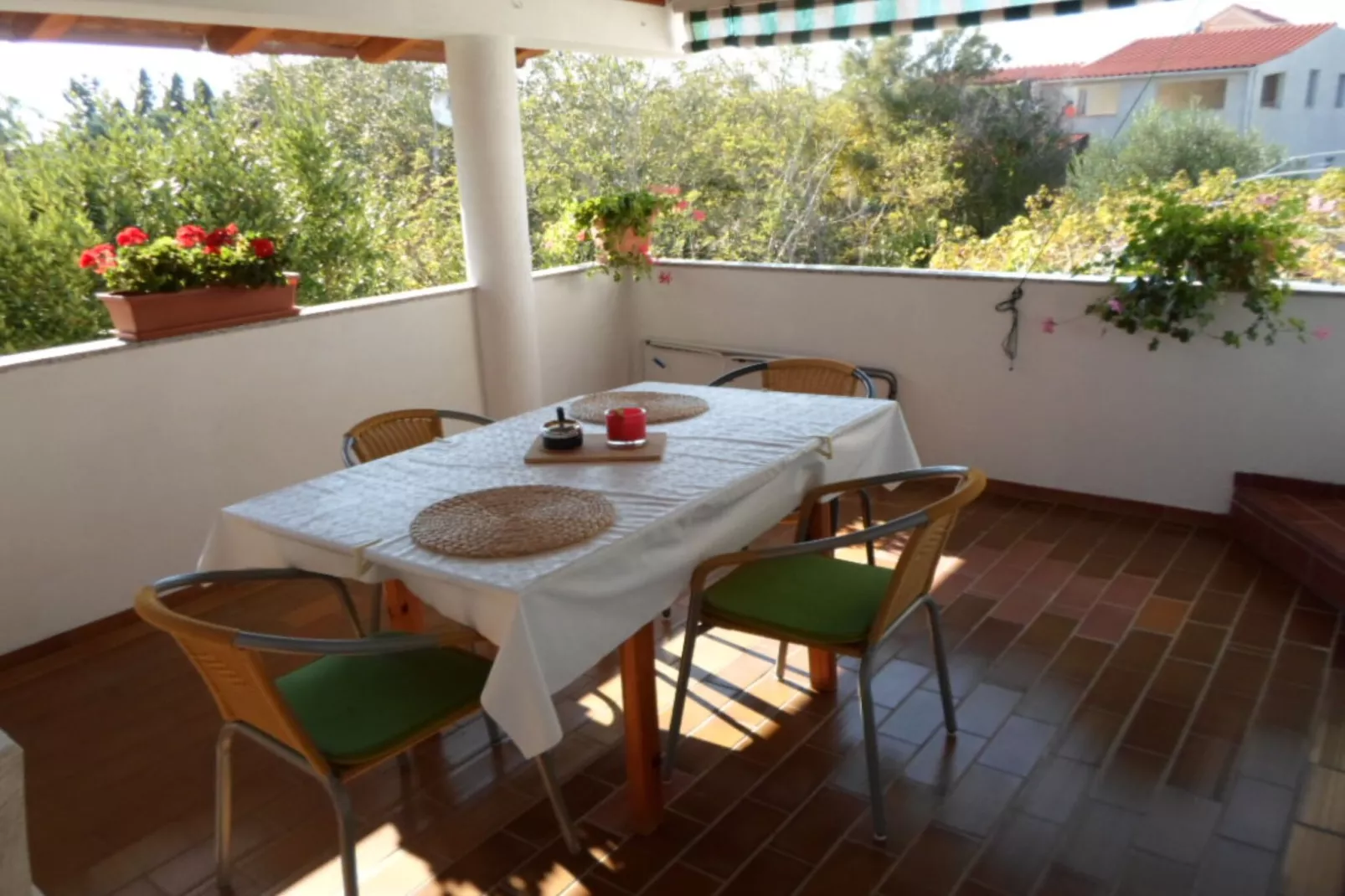 Studio Apartment (Kata 2)-Terrasbalkon