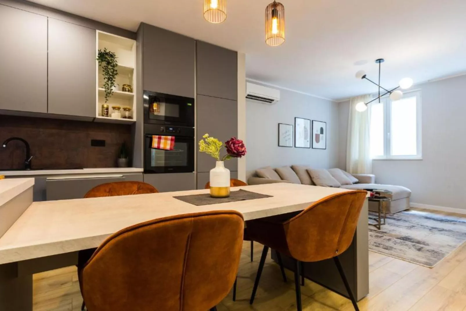 Cultural Haven Central Two Bedroom Apartment in Zadar with City Views - Two Bedroom Apartment-Keuken
