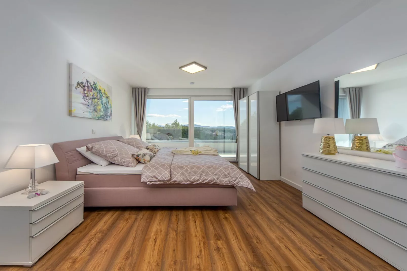 Villa Shaula -  Five Bedroom Holiday Home with Pool,Sauna and Gym-Slaapkamer