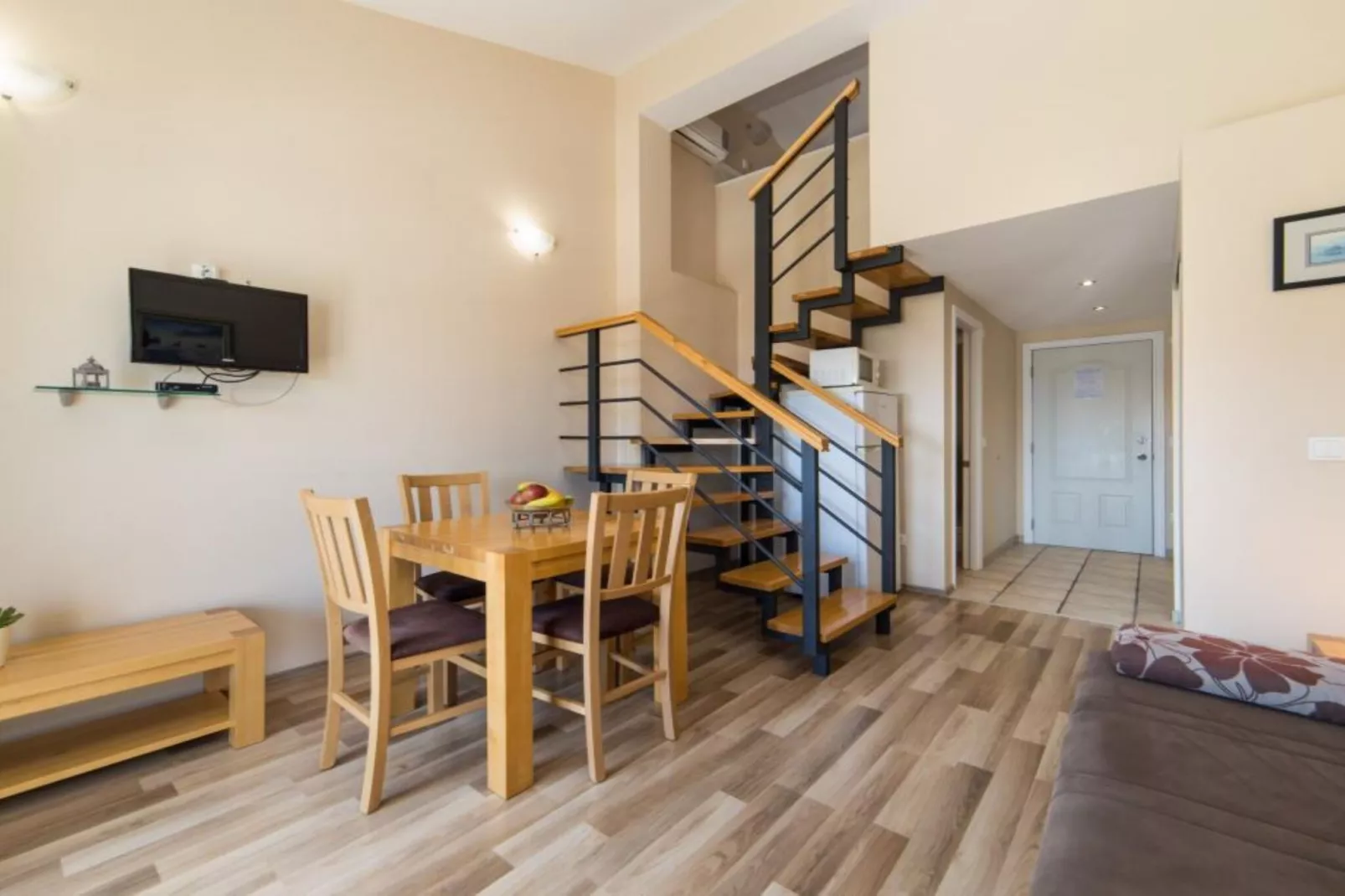 Apartments Nmn - Studio Apartment with Balcony 2-Buitenlucht