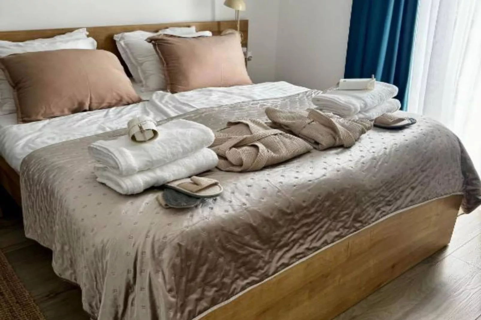 LuxArt City Spa Gallery Residence Krk- Duplex Apartment-Slaapkamer