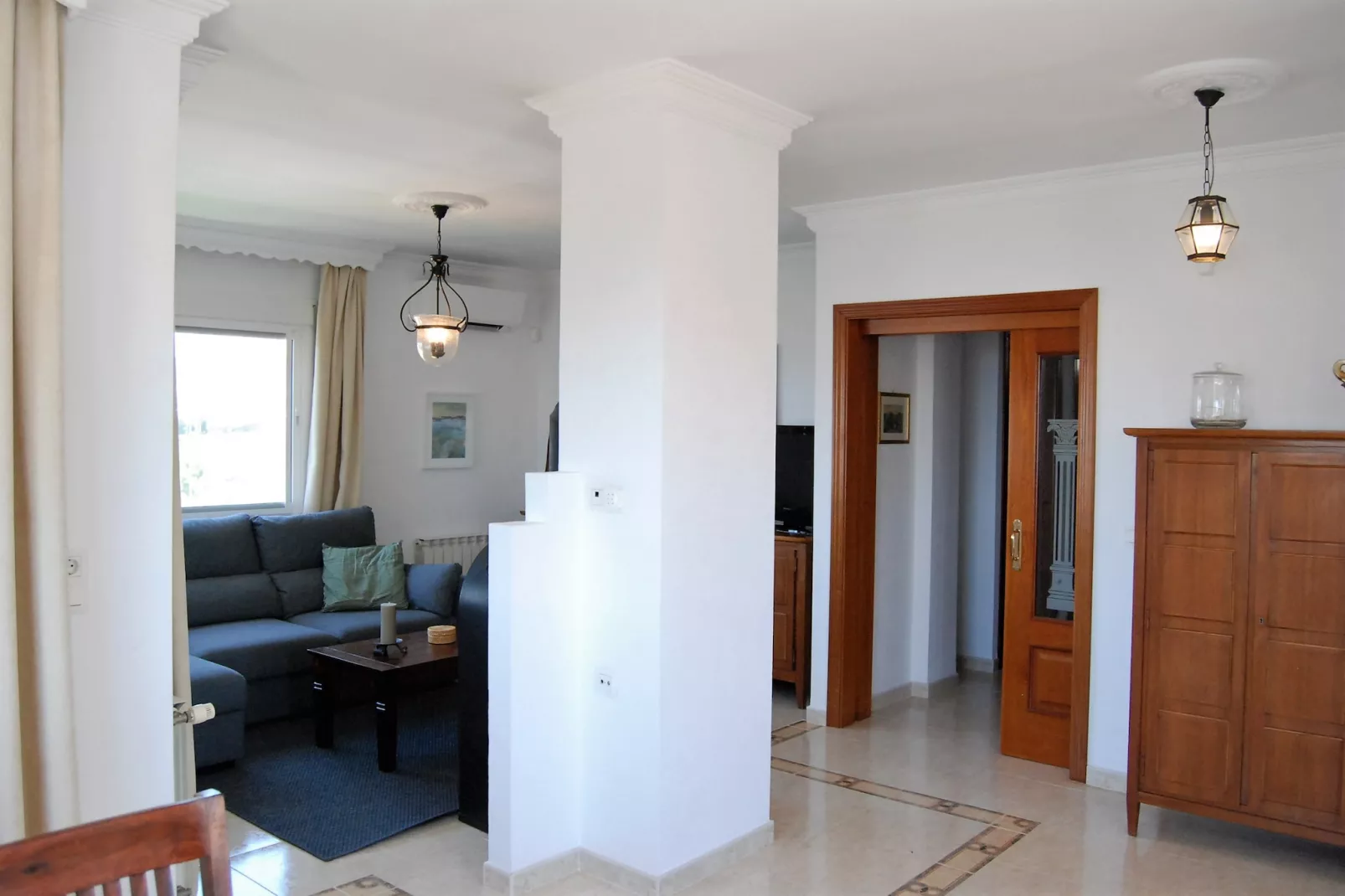 Villa Sandra Top Floor Escape by Casasol-Woonkamer