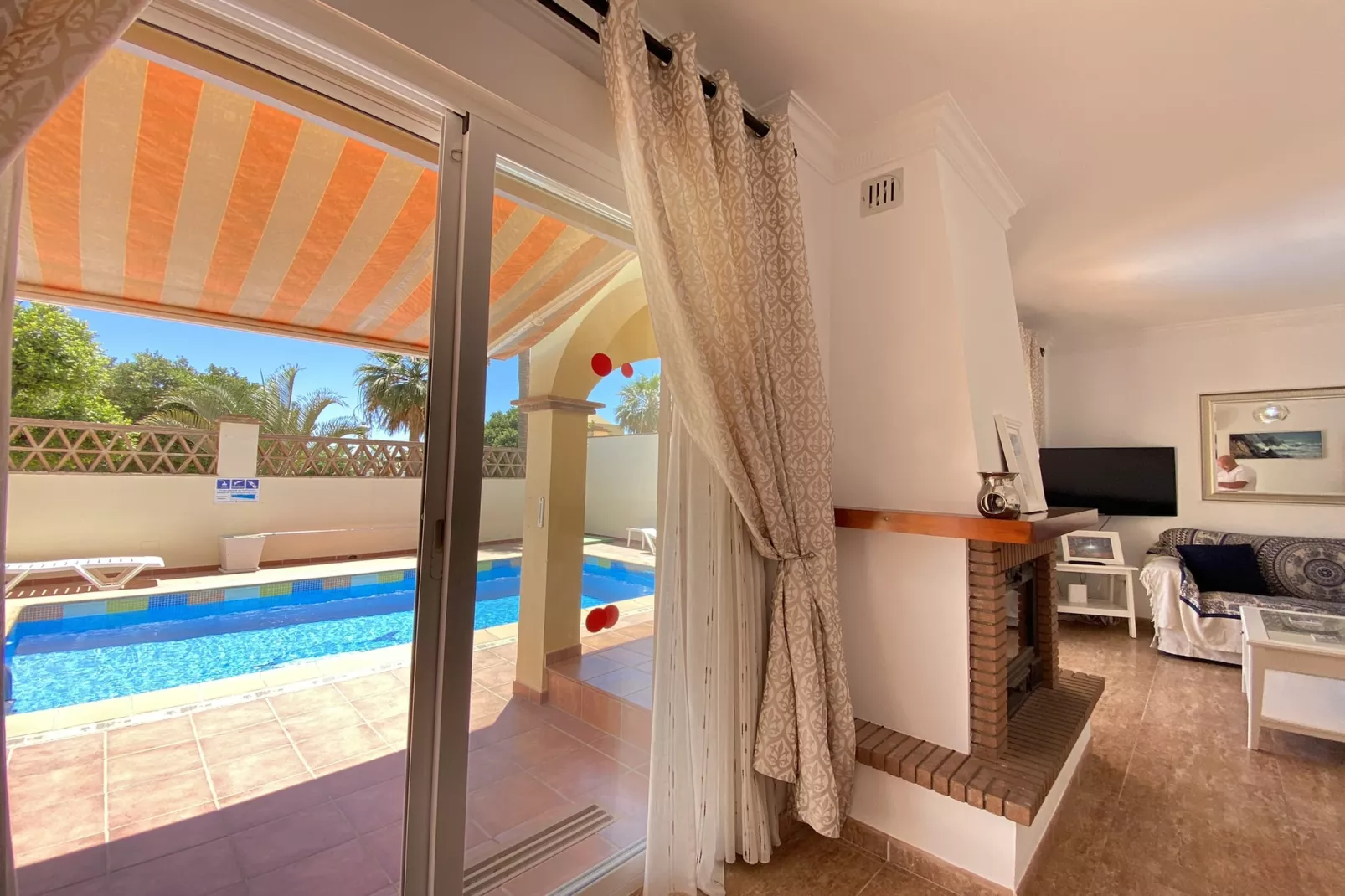 Villa Madrid Private Pool by Casasol-Woonkamer