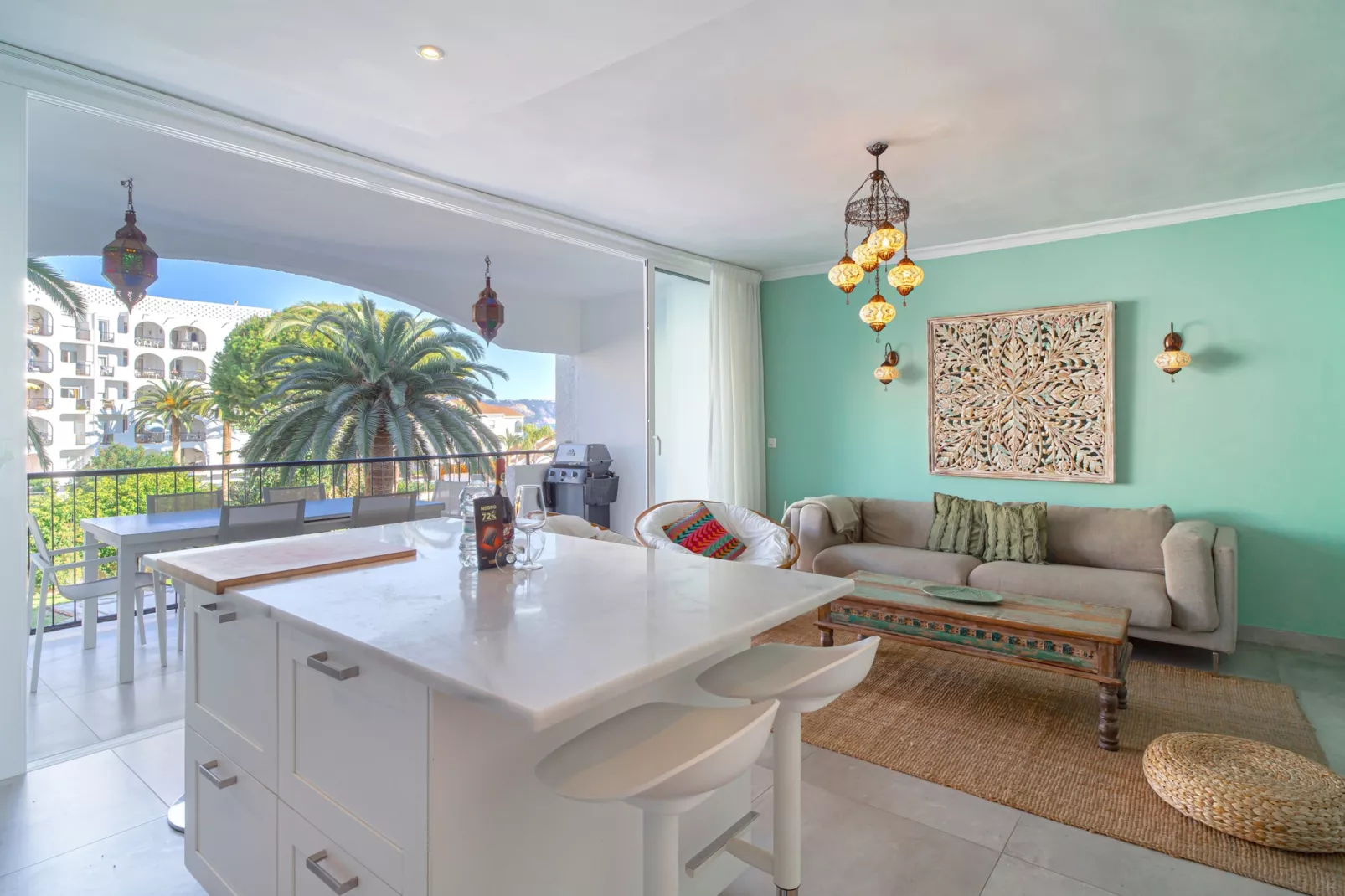 Carabeo 20 Apartment by Casasol-Eetkamer