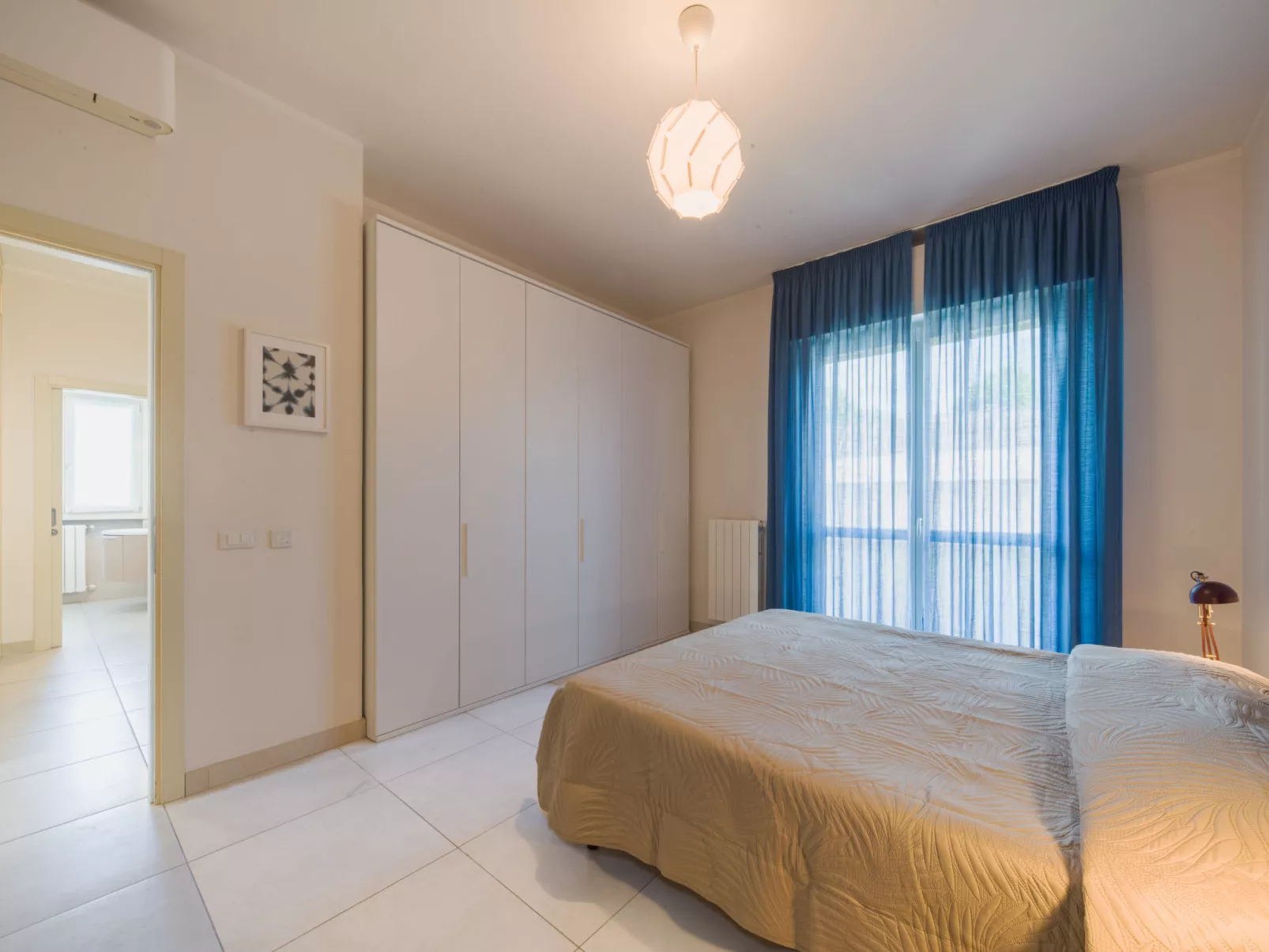 White Home-Binnen