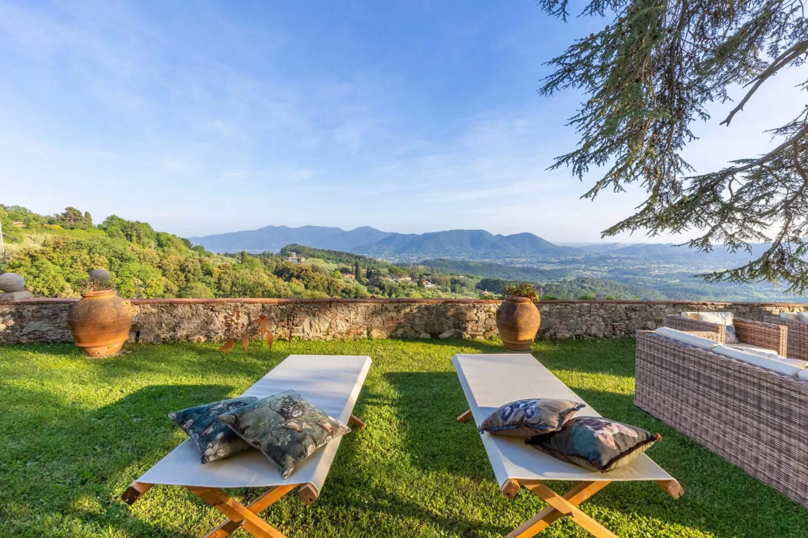 Villa Borbone - perched on the Lucca Hills-Niet-getagd
