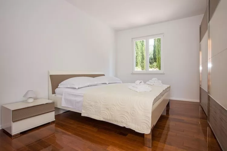 Apartments Nina - Two-Bedroom Apartment with Balcony and Sea View (Orašac)-Slaapkamer