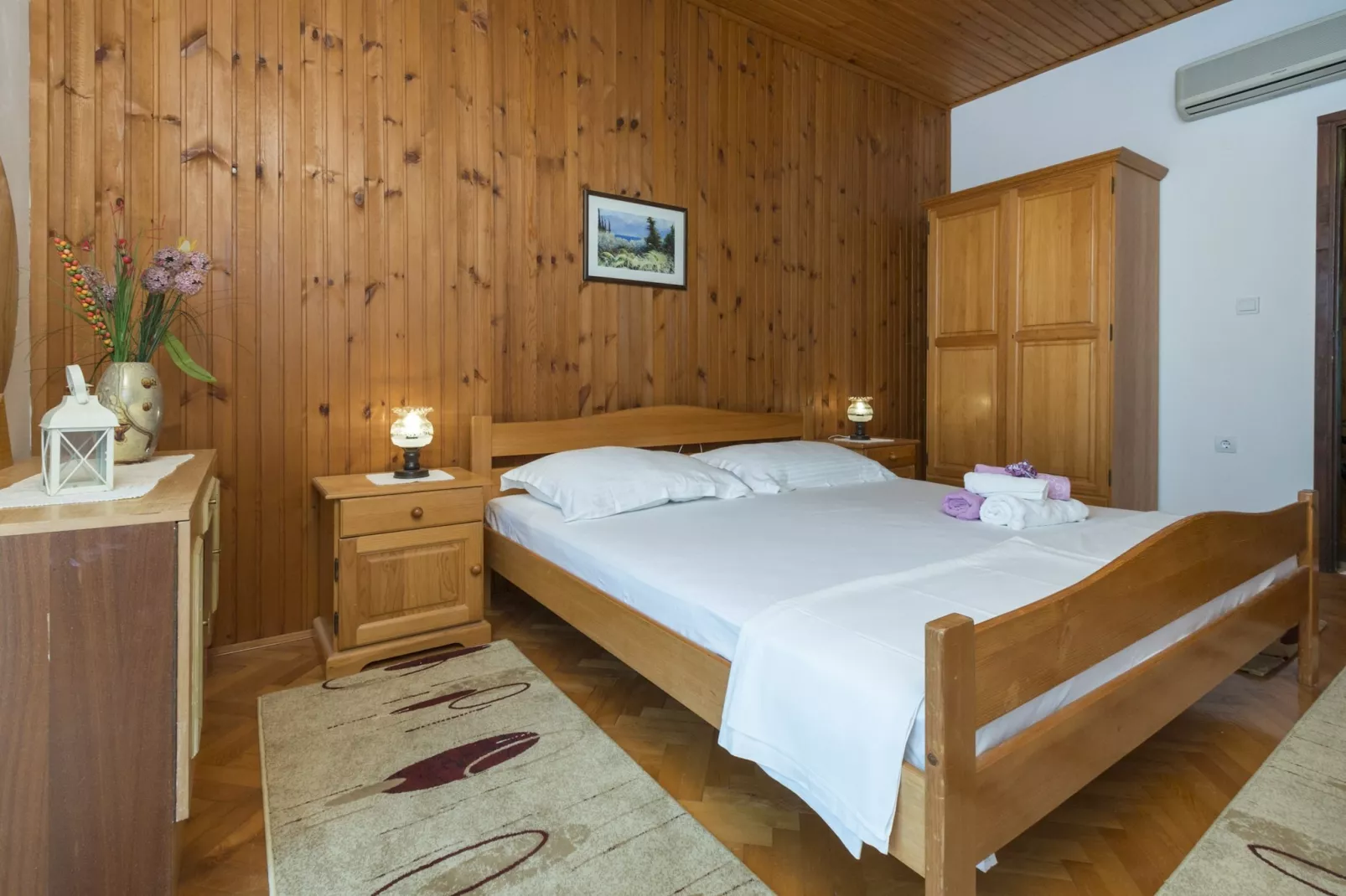 Oreb Dream Apartments - Two Bedroom Apartment with Terrace and Garden View (Apartment 5)-Slaapkamer