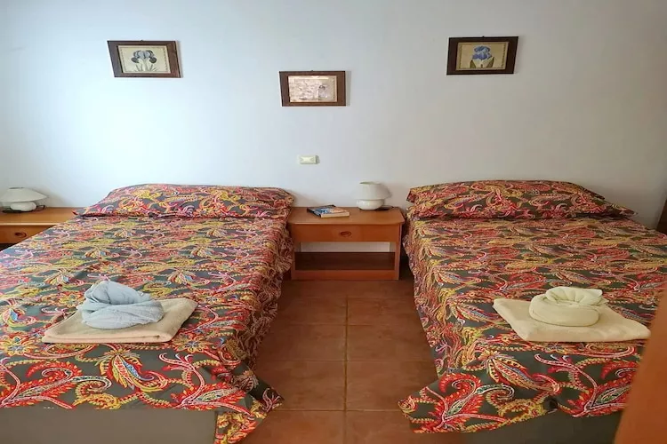 Olive's Apartment-Two Bedroom Apartment with Terrace-Slaapkamer