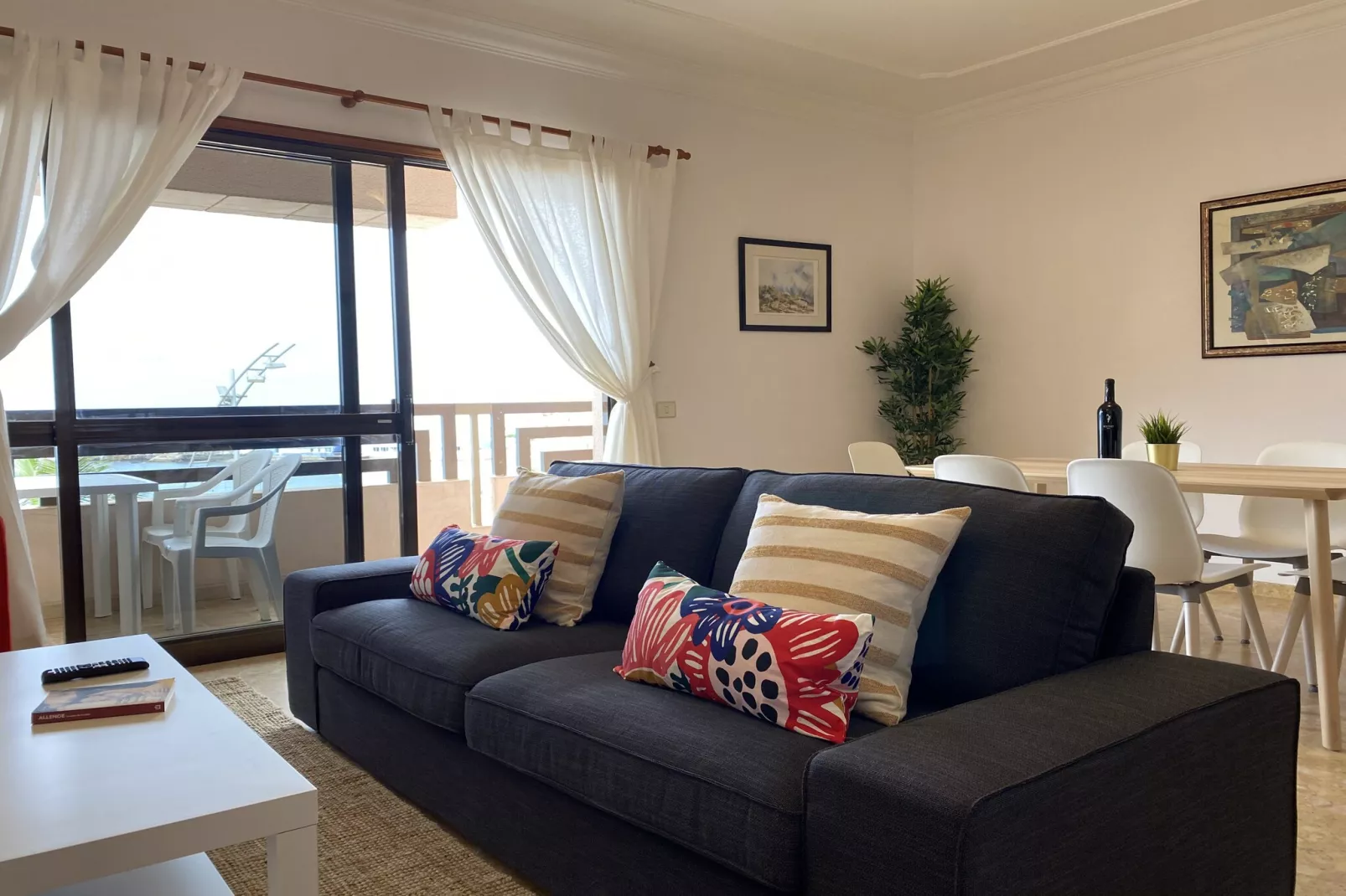 Huge Balcony over Las Canteras By CanariasGetaway-Woonkamer