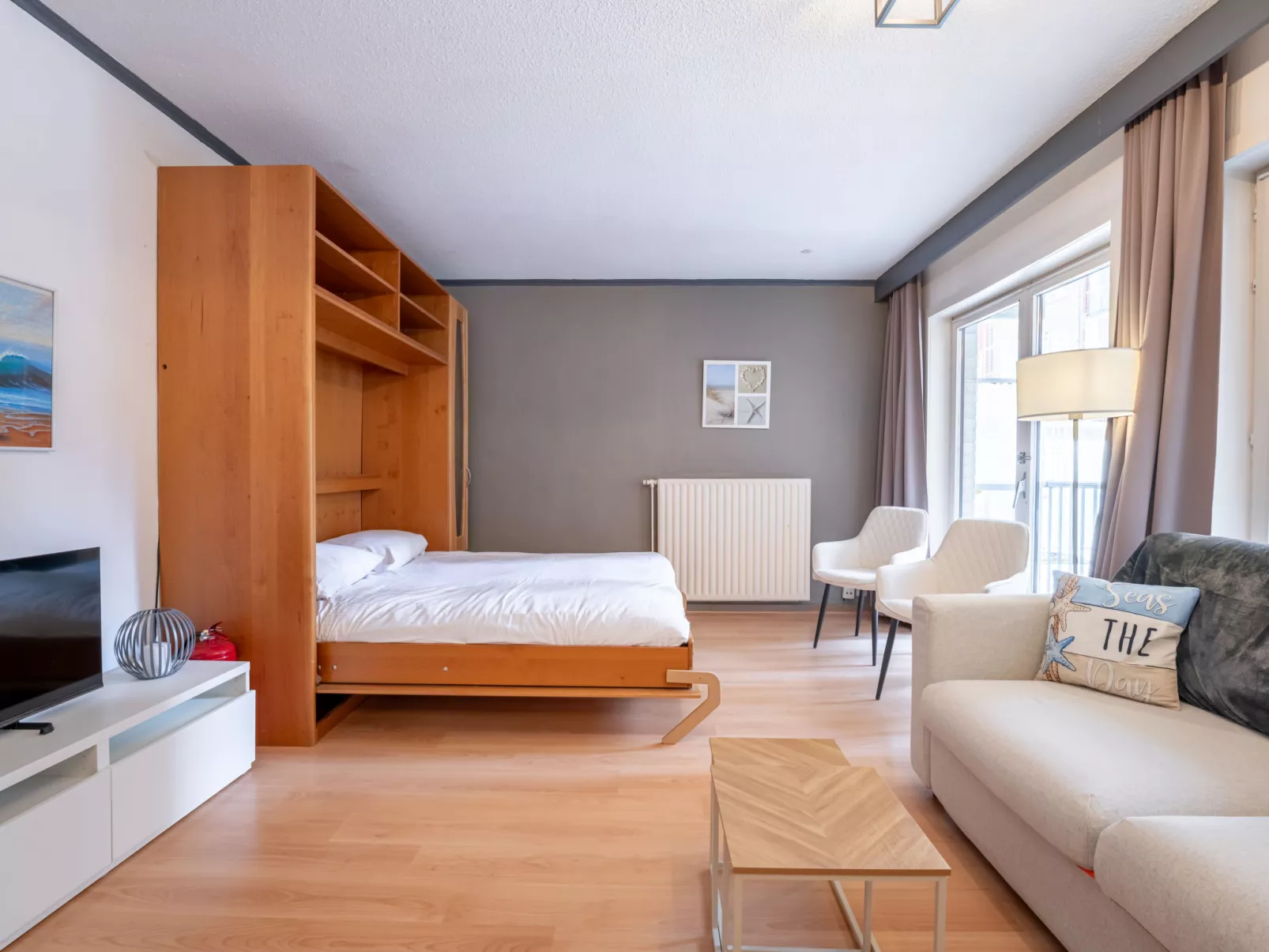 Sealing with balcony-Binnen