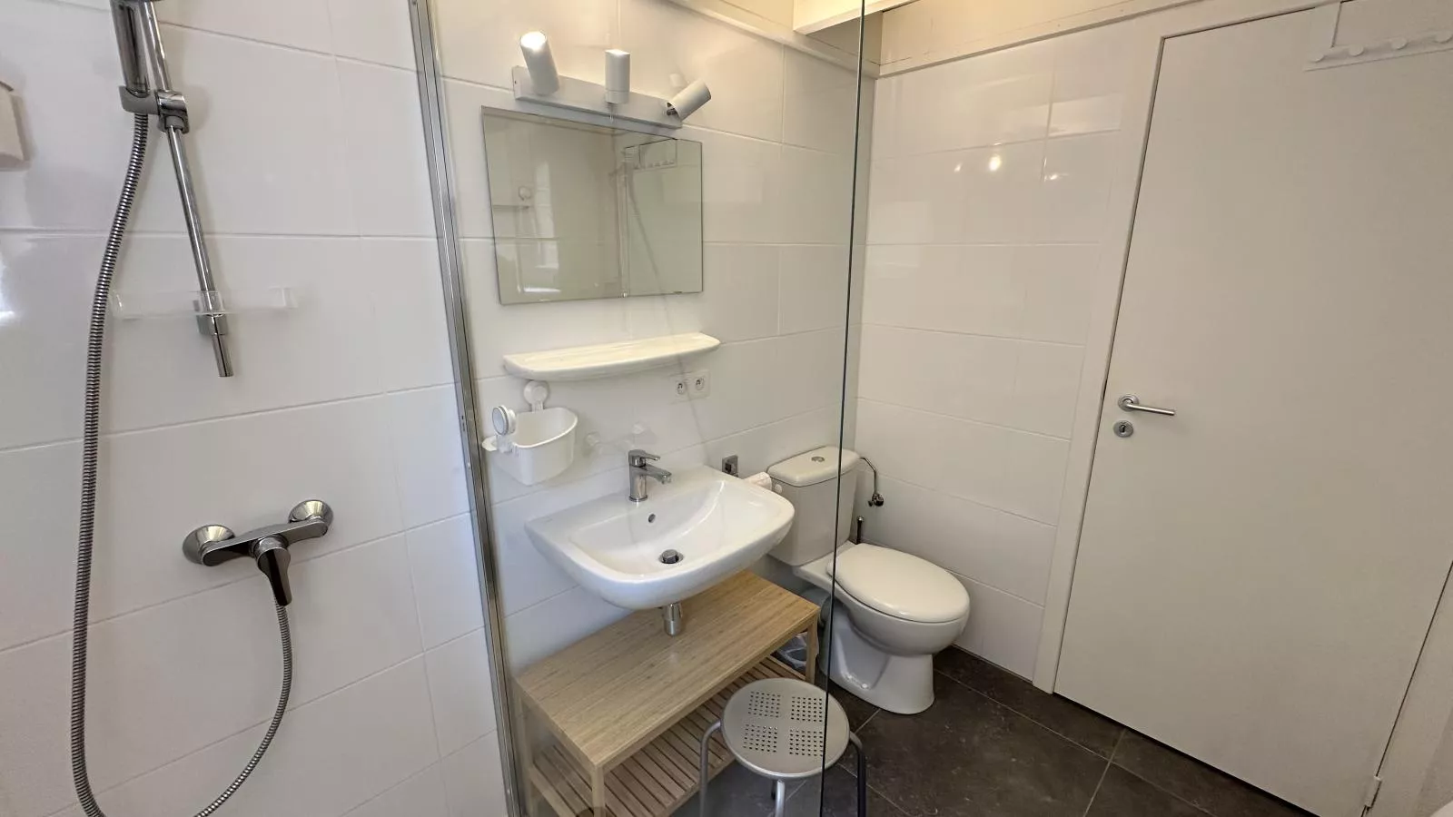 Westhinder II H28-Badkamer