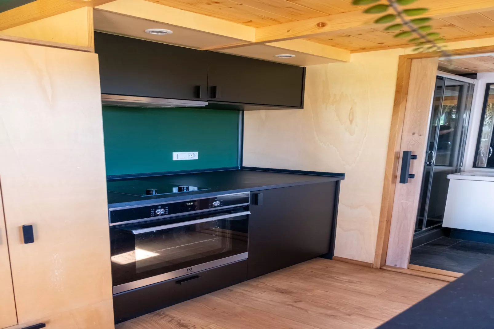 Groepsruimte i.c.m. 4 tiny greenhouses-Keuken