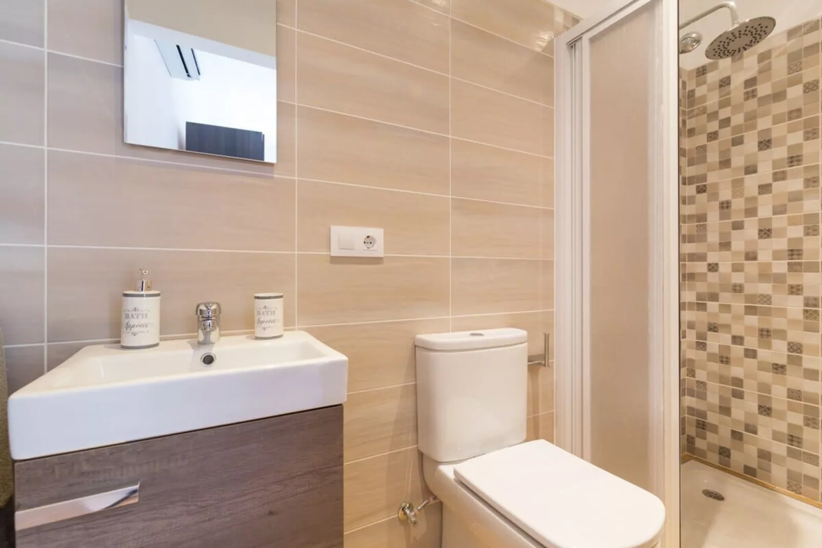 Town House Alba in93-Badkamer