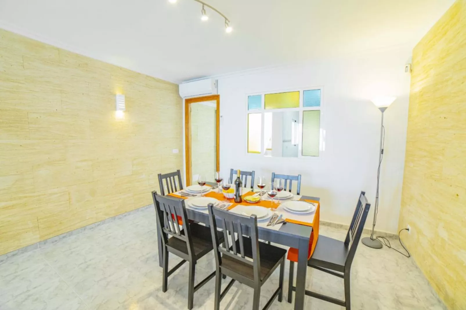Coastal House Sa F46-Eetkamer