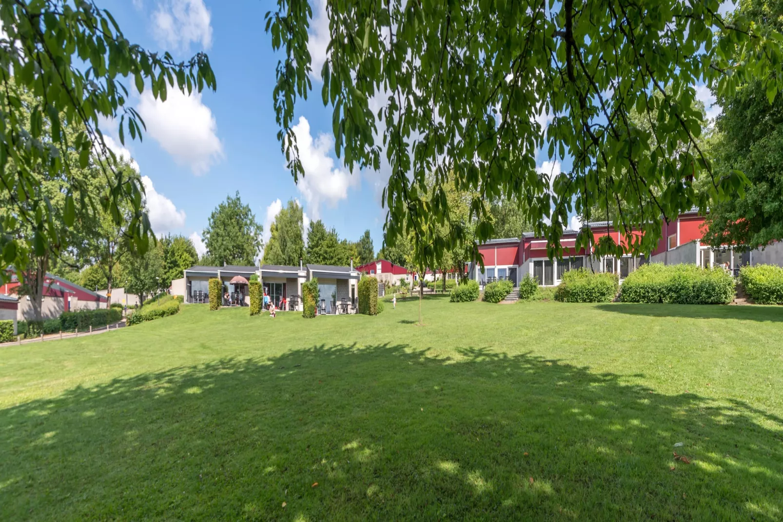 Bungalowpark Schin op Geul 9-Tuinen zomer