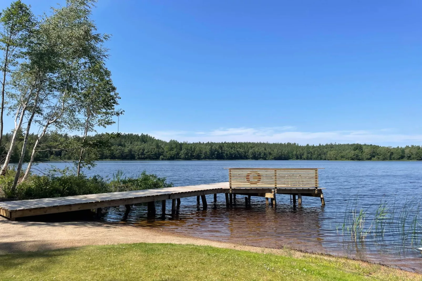 Licht vakantiehuis aan het meer-Buitenlucht