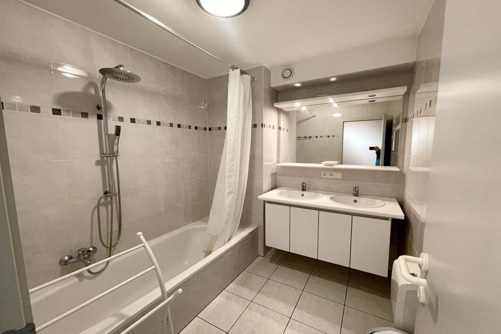 MISTRAL 0401-Badkamer