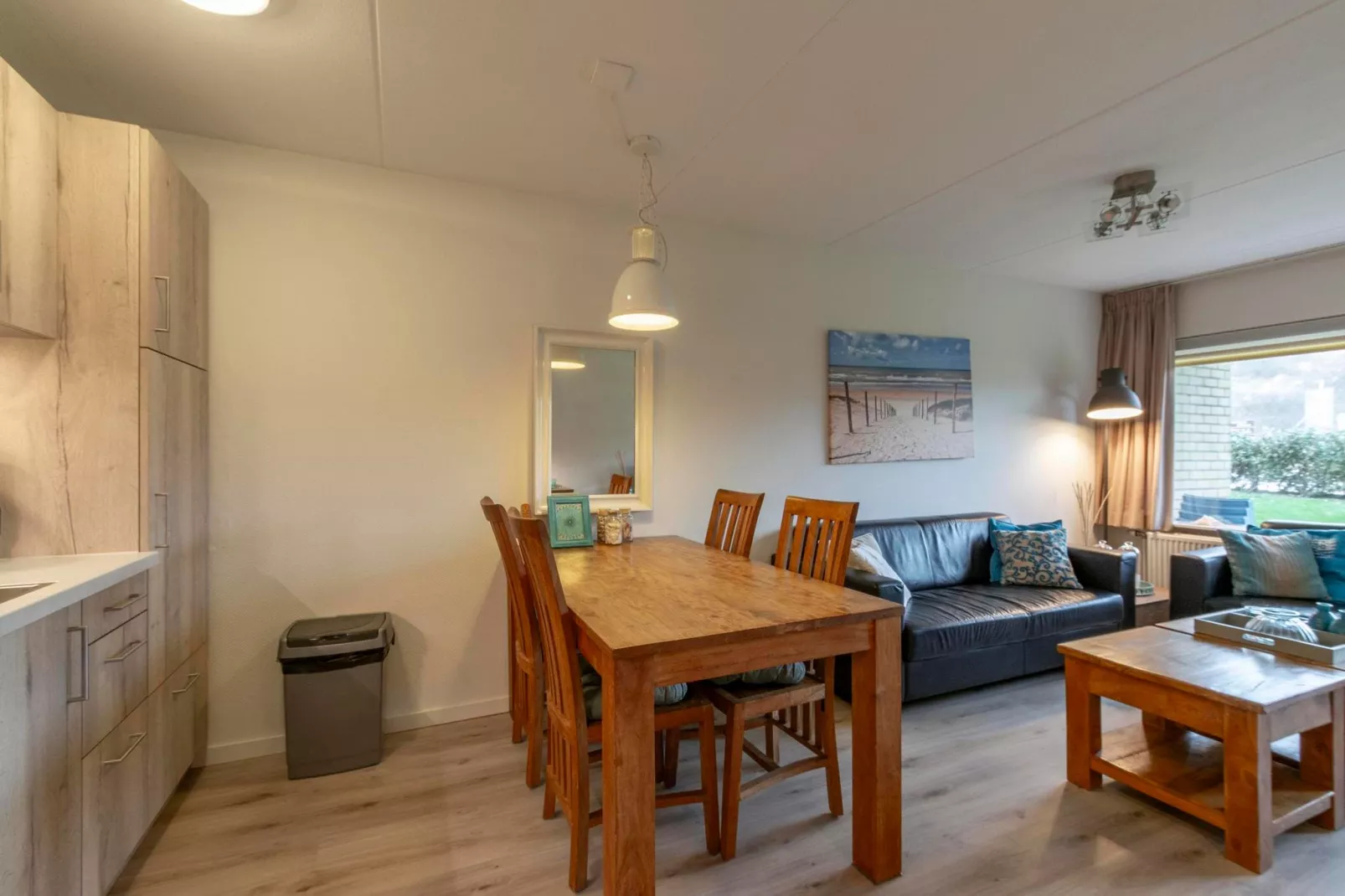 Beach Appartement 07-Eetkamer