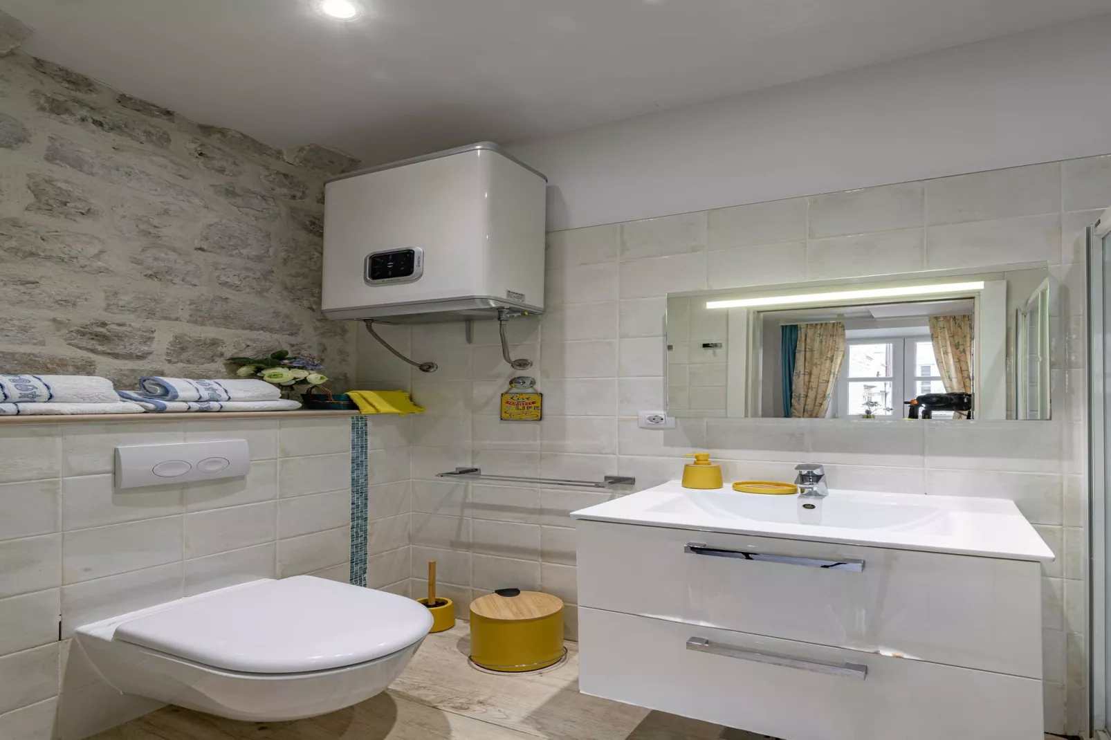 L & L Old Town Apartments - Studio Apartment ( Lacroma)-Badkamer