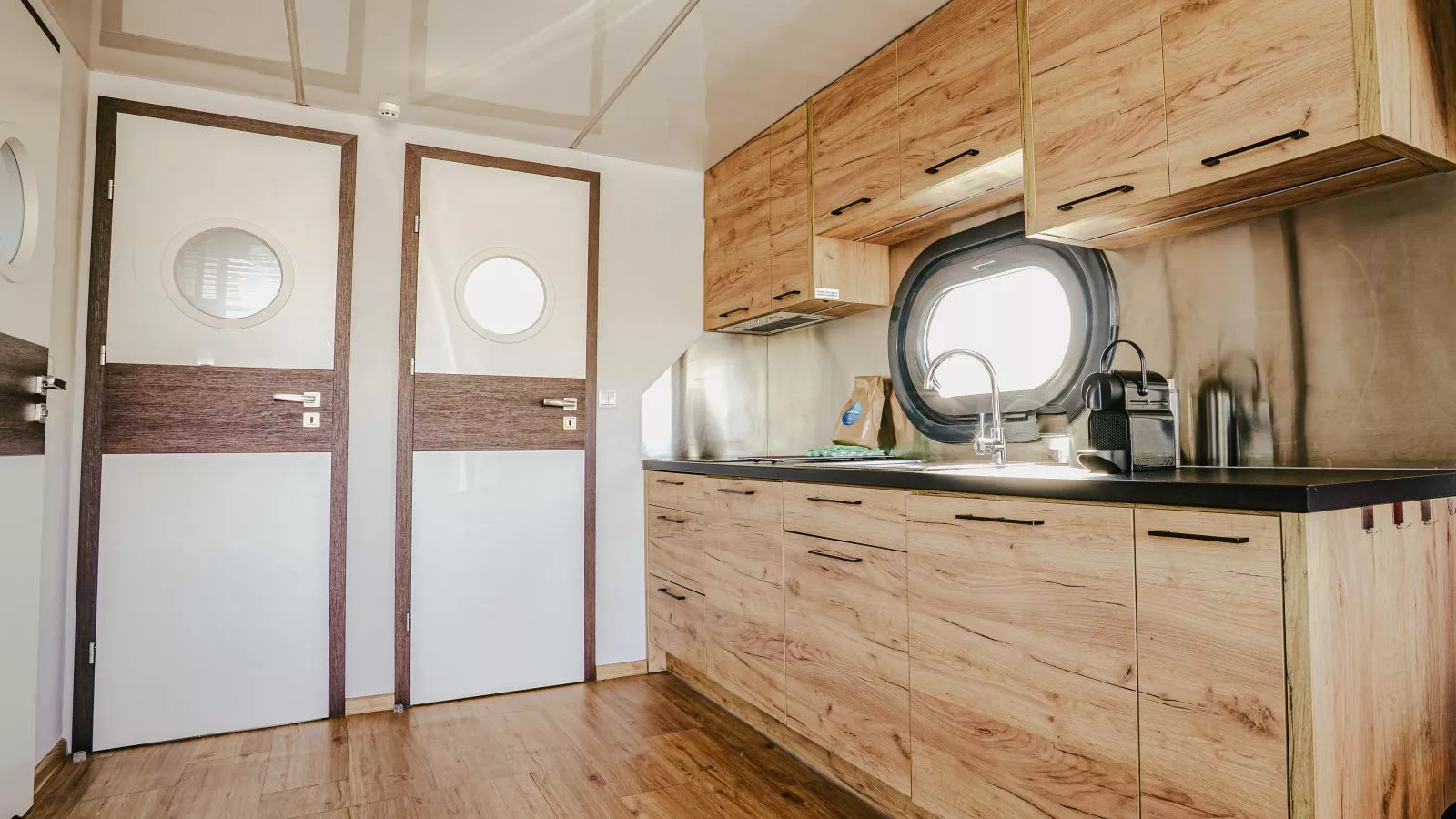 Tiny Houseboat De Woudaap - I-Keuken