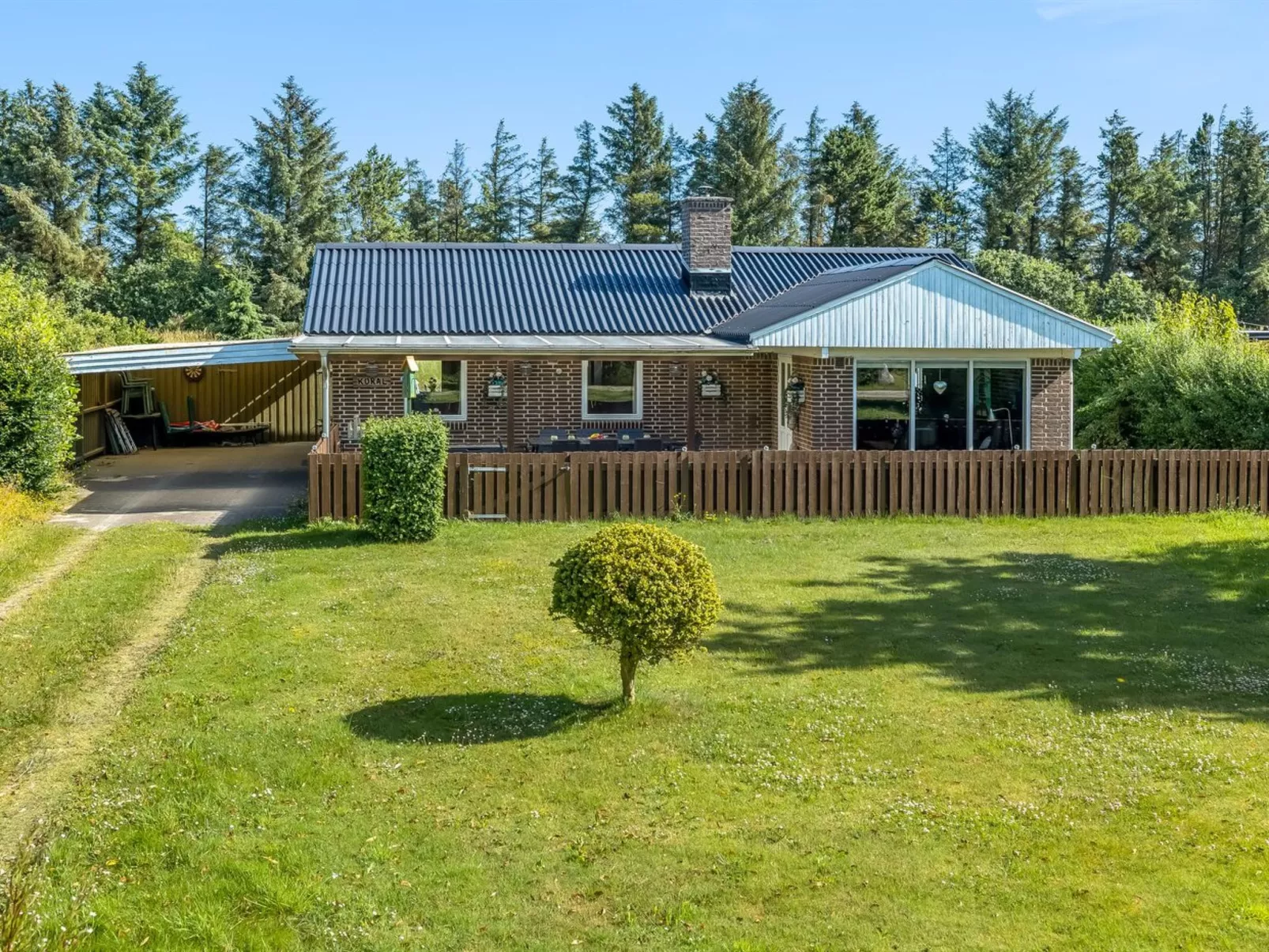 "Tholf" - 100m to the fjord