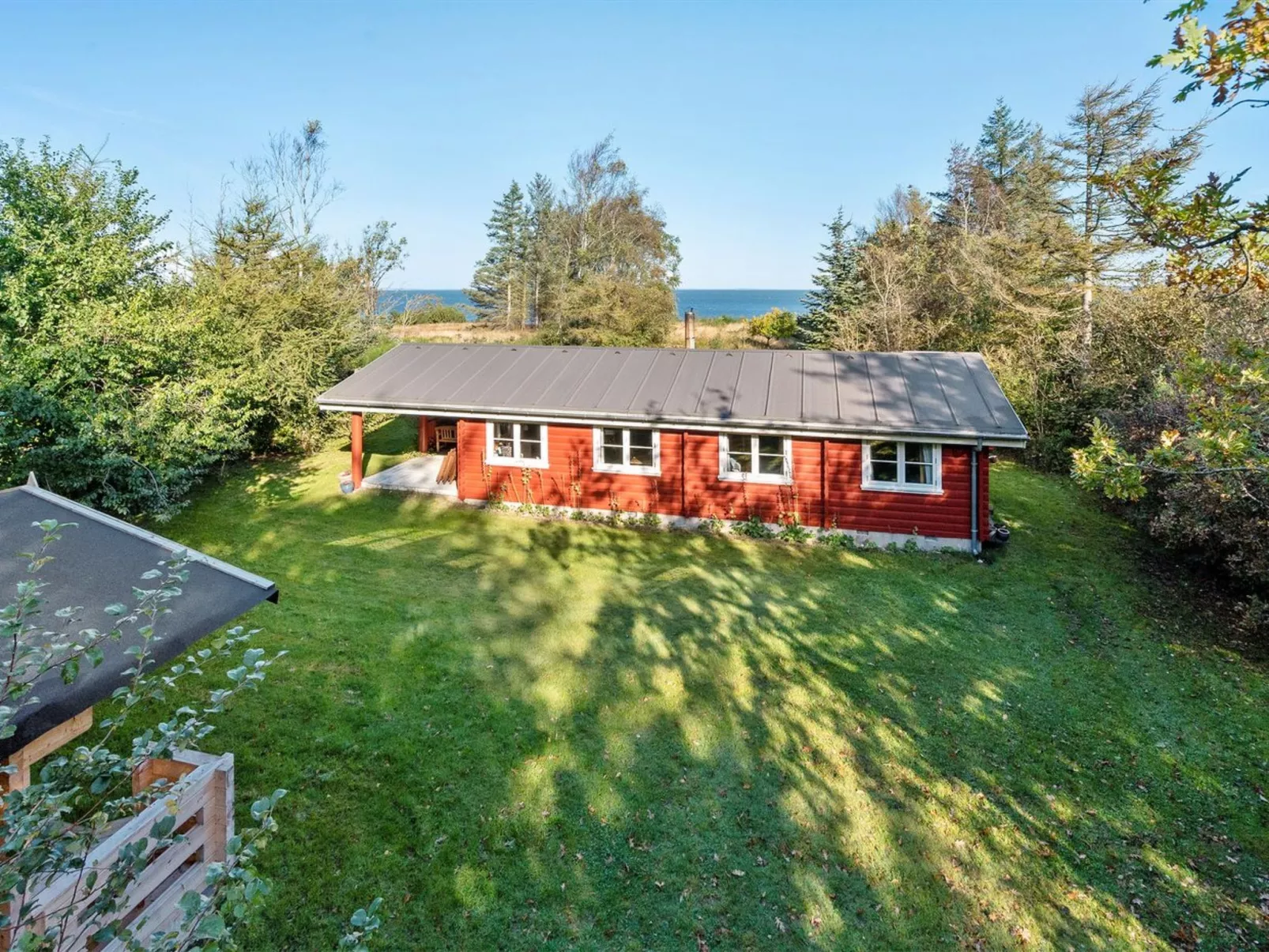 "Thrine" - 100m to the fjord