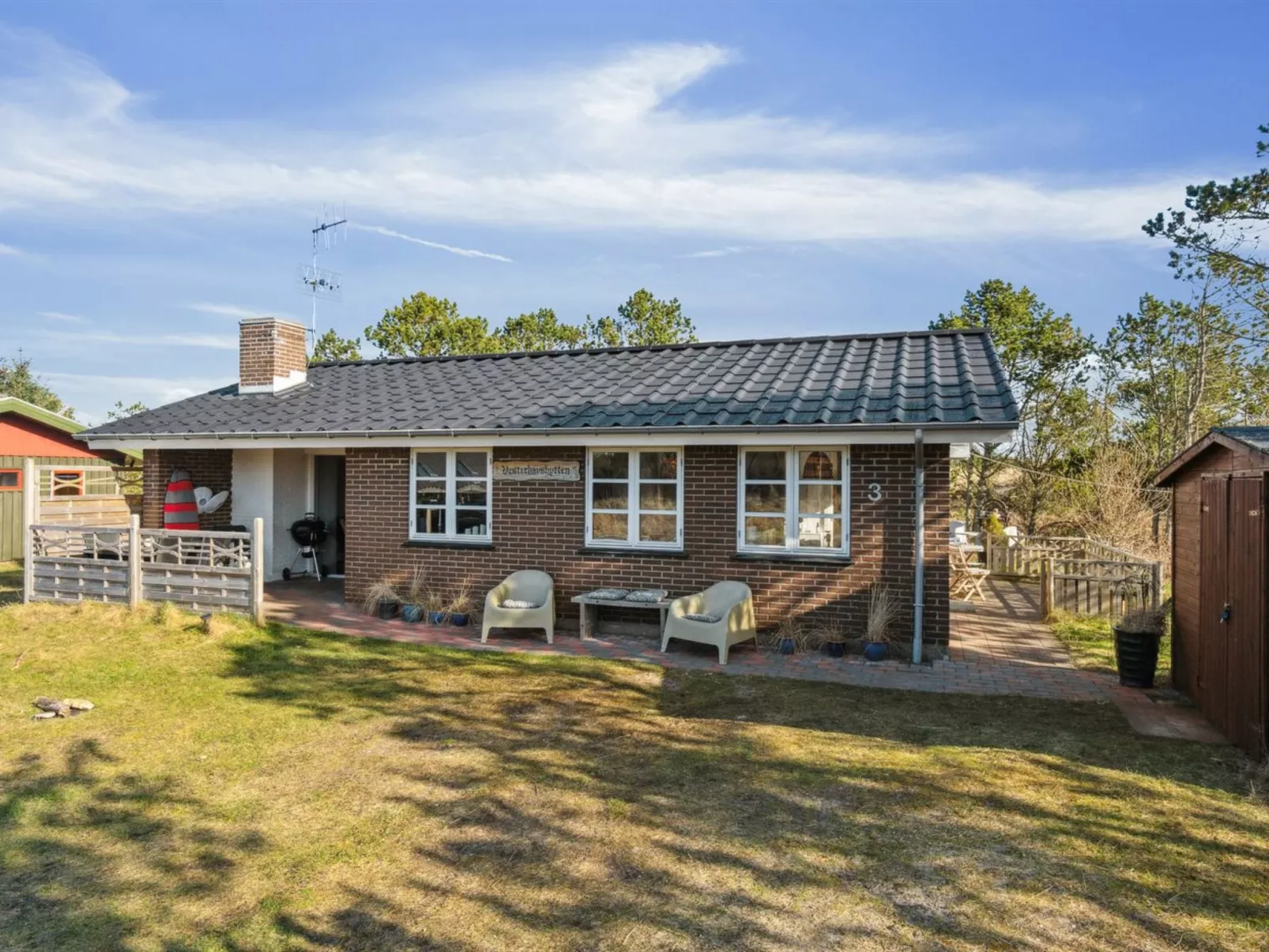 "Aurelie" - 800m from the sea