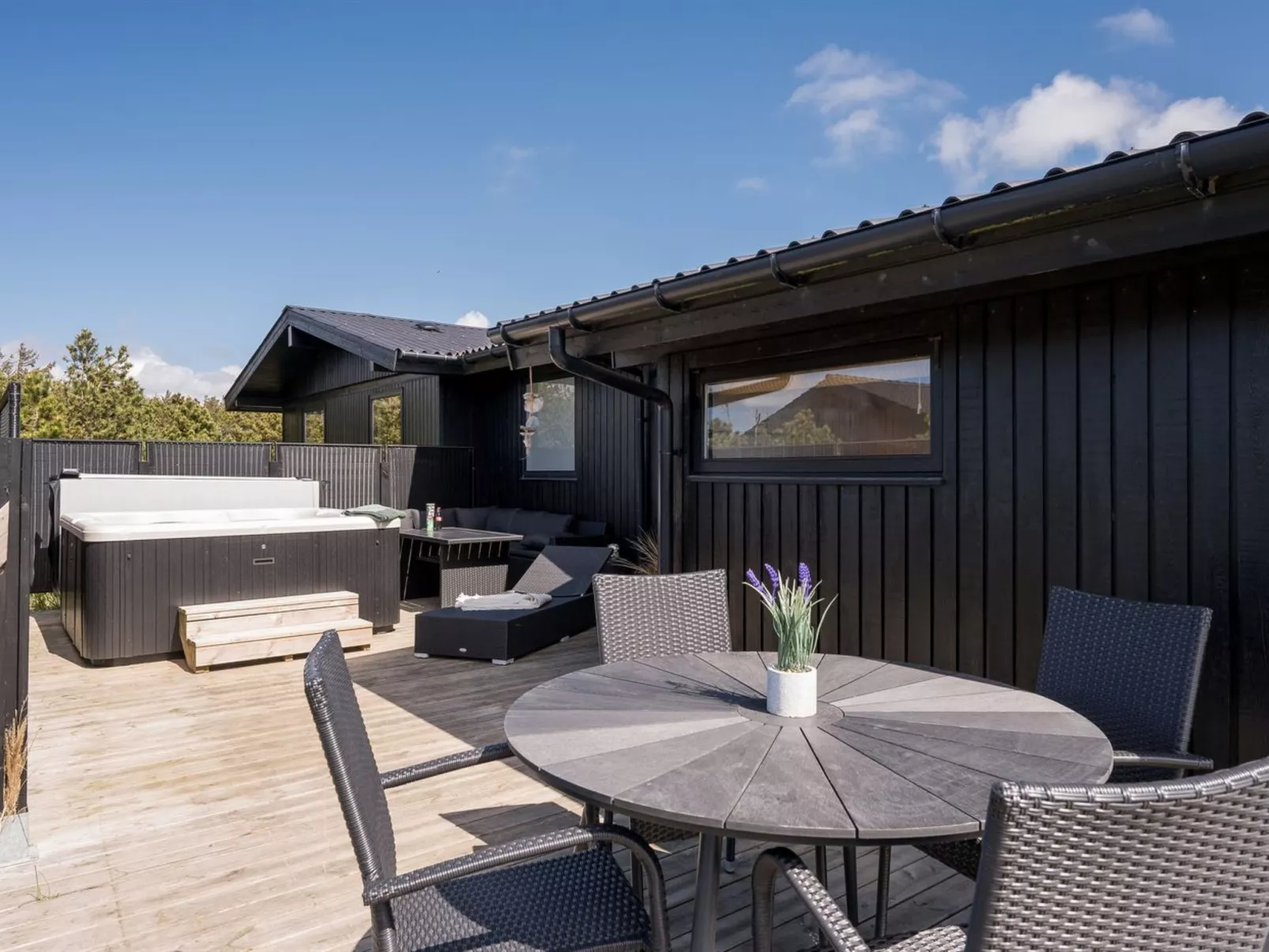 "Brunkil" - 500m from the sea