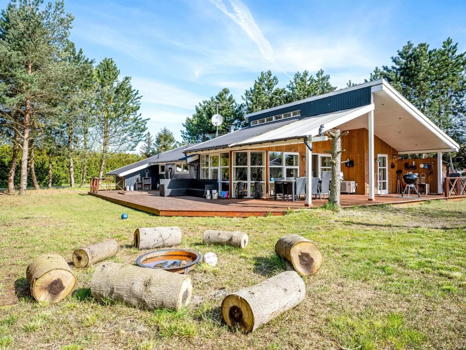 "Akseli" - 800m from the sea