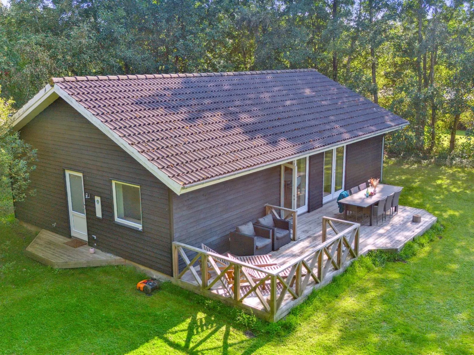 "Pietari" - 1.2km from the sea