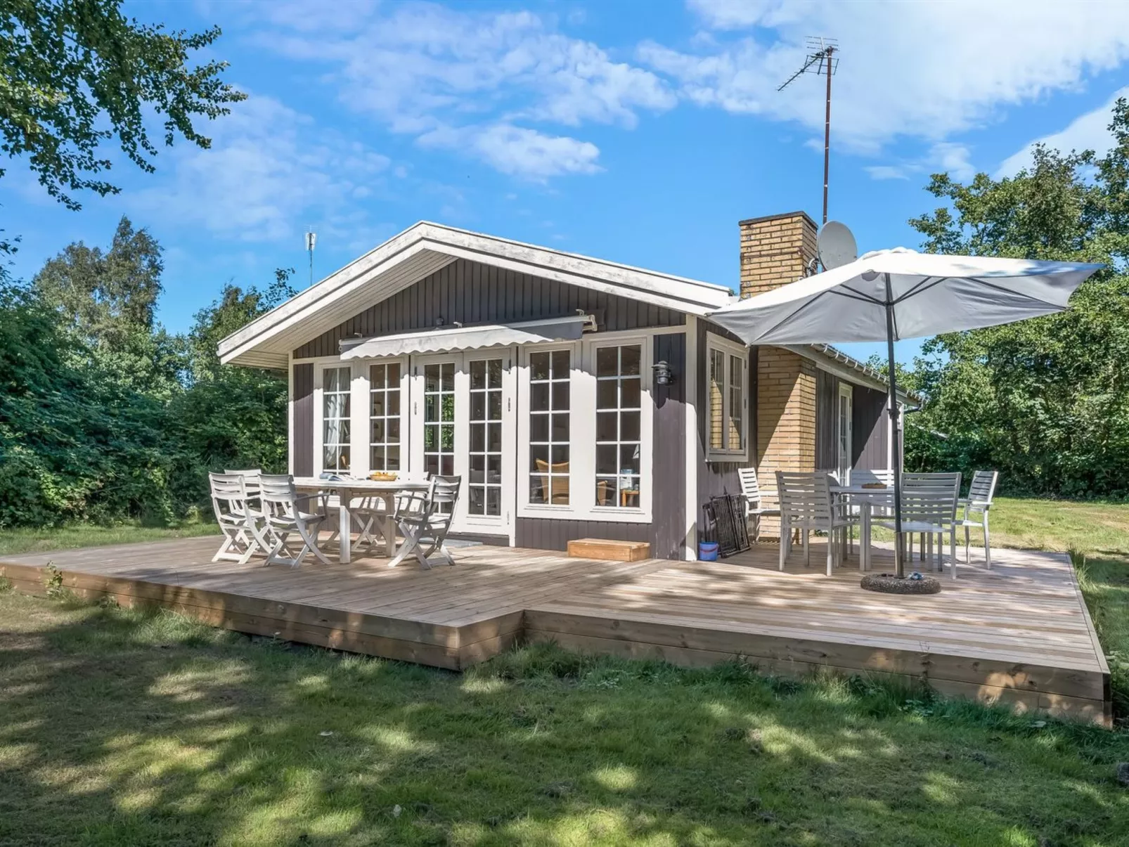 "Tineke" - 200m from the sea